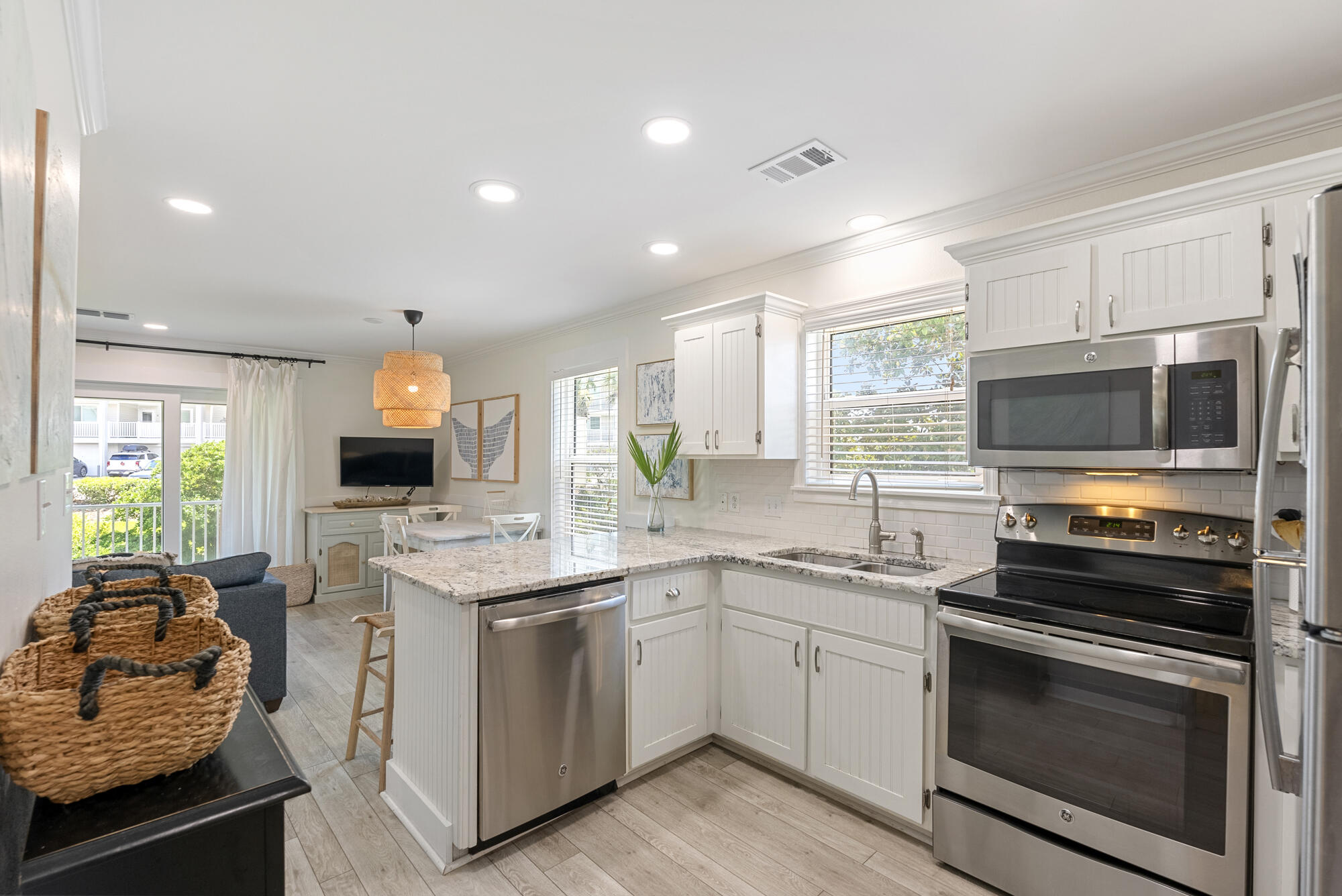 11 Beachside Drive, UNIT 811