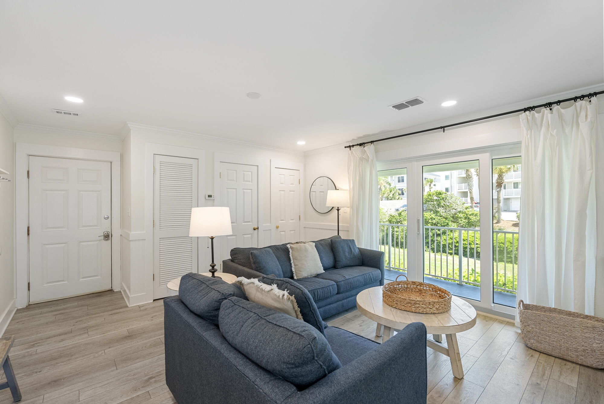11 Beachside Drive, UNIT 811