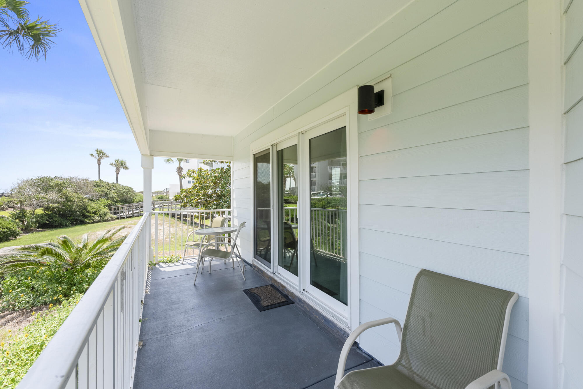 11 Beachside Drive, UNIT 811