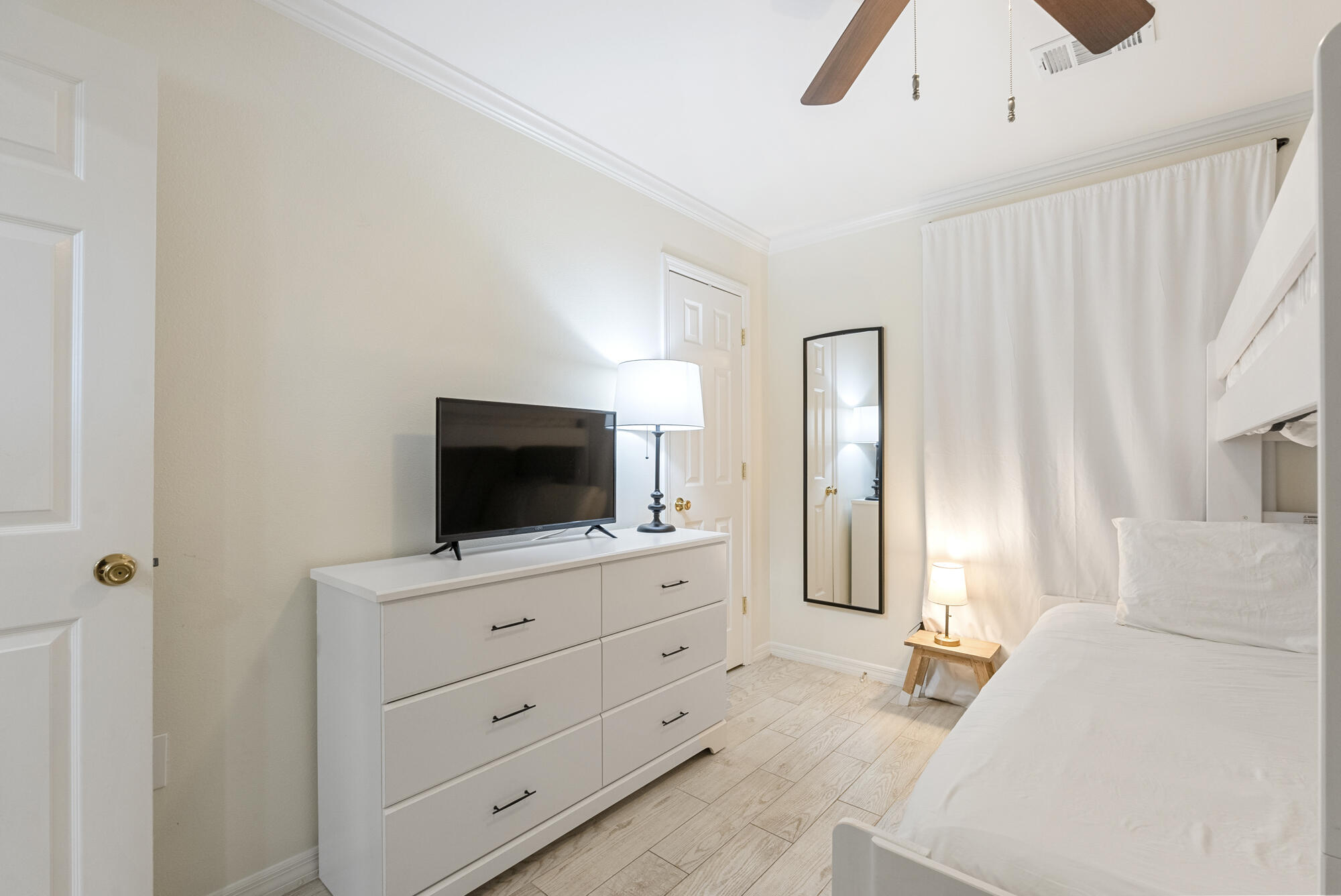 11 Beachside Drive, UNIT 811