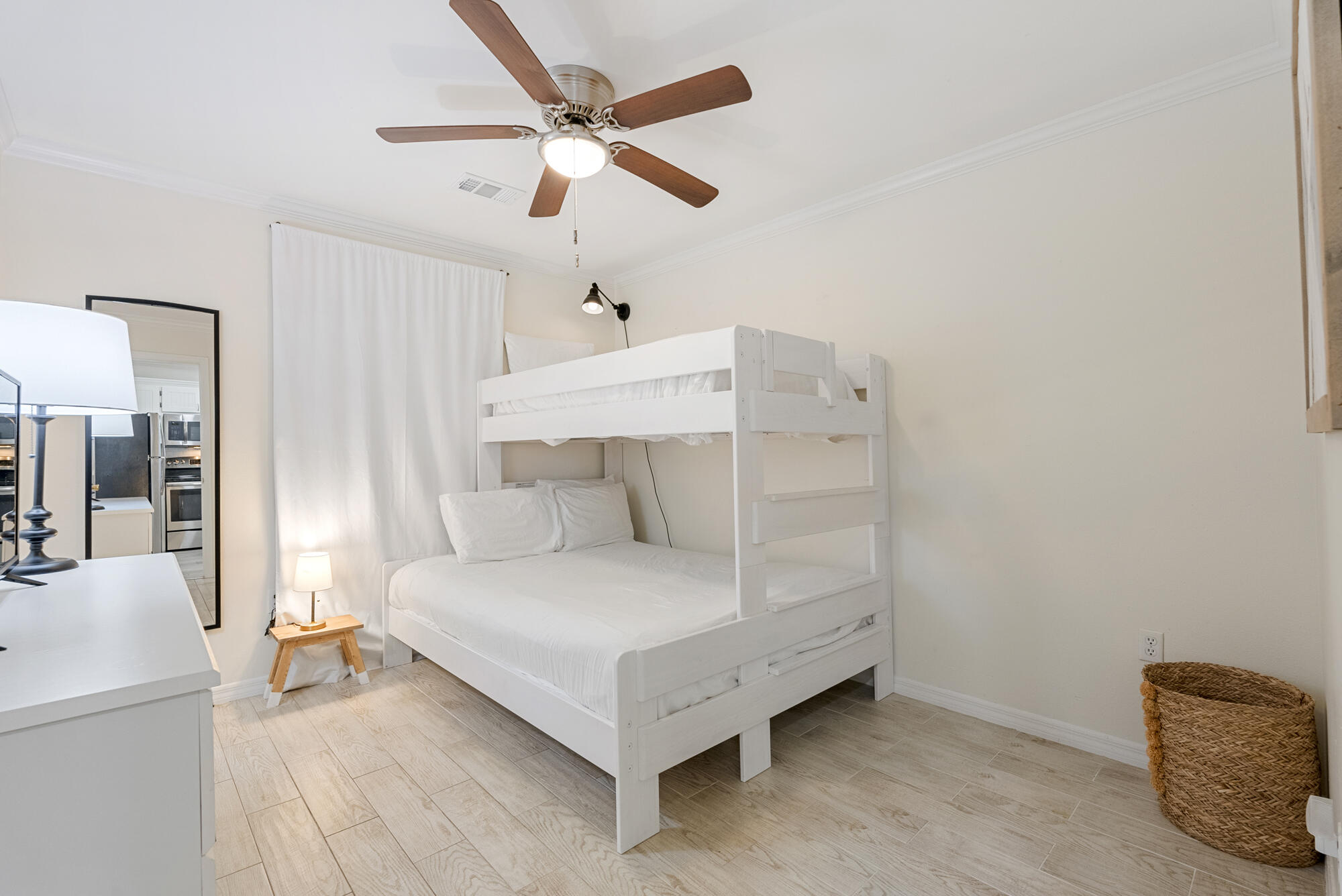 11 Beachside Drive, UNIT 811