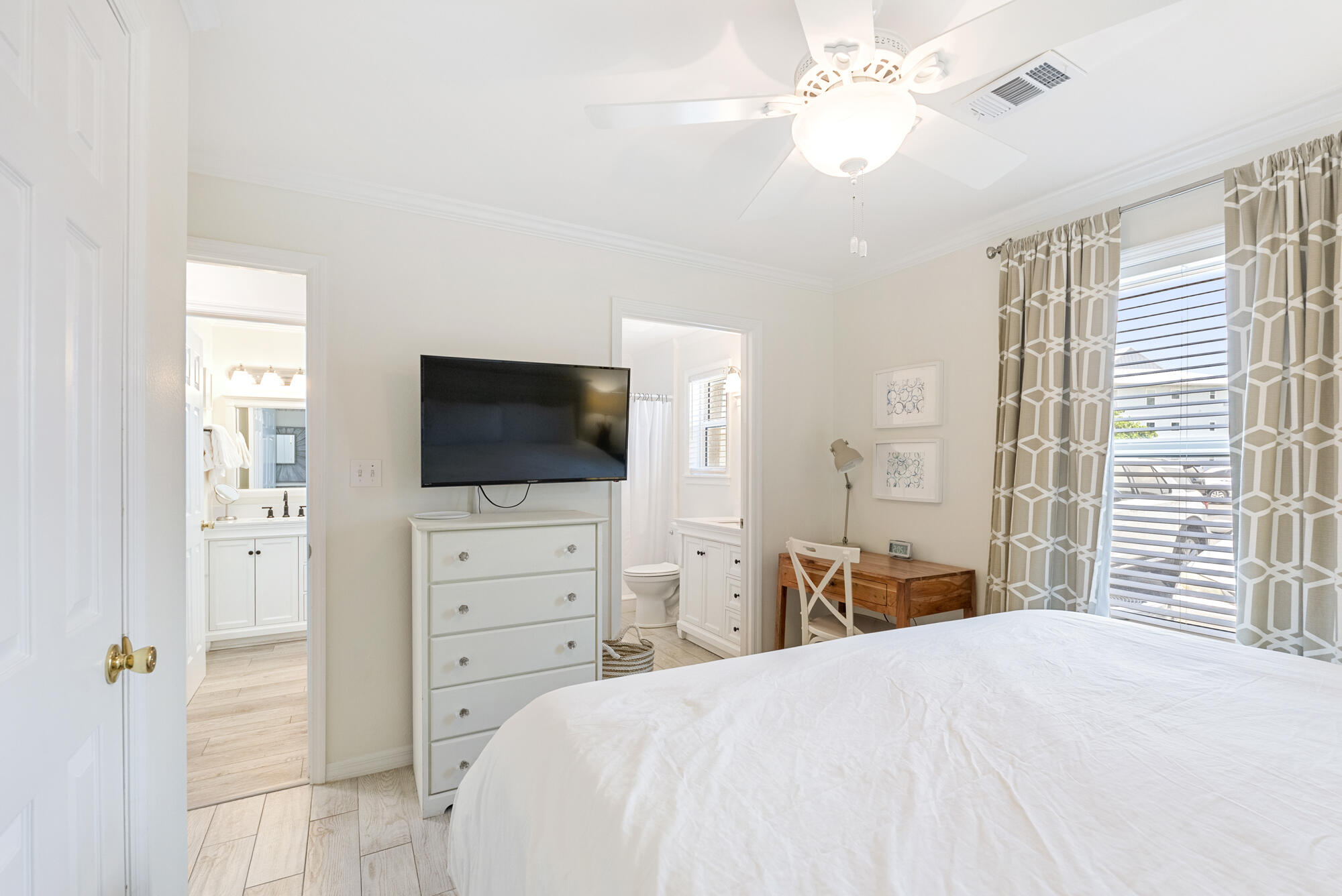 11 Beachside Drive, UNIT 811