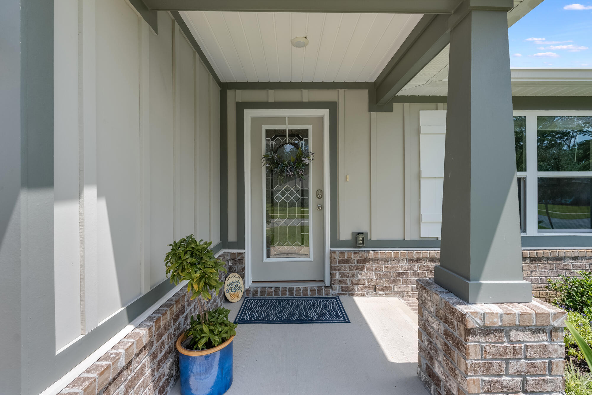 725 Riverwalk Circle
