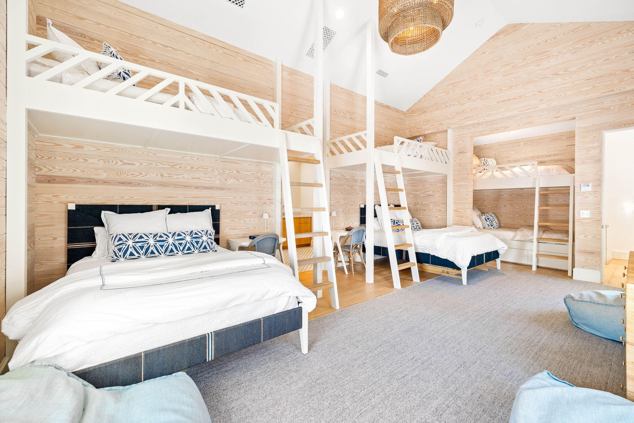 285 N Somerset Street