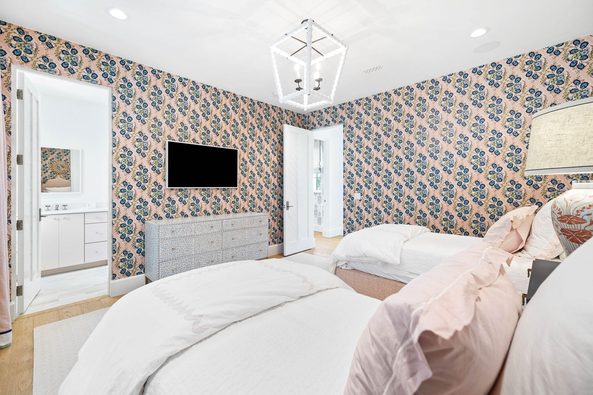 285 N Somerset Street