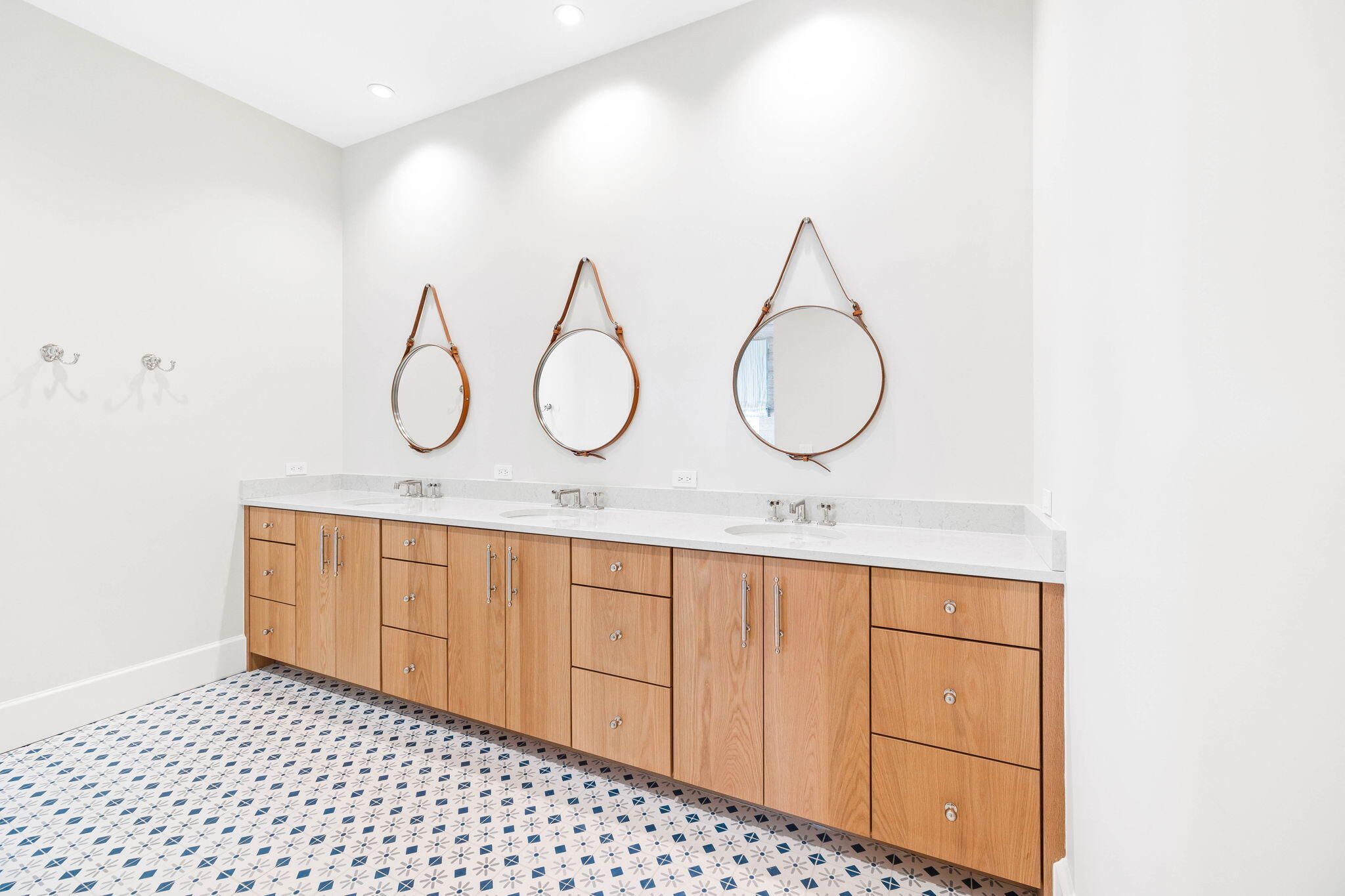 285 N Somerset Street