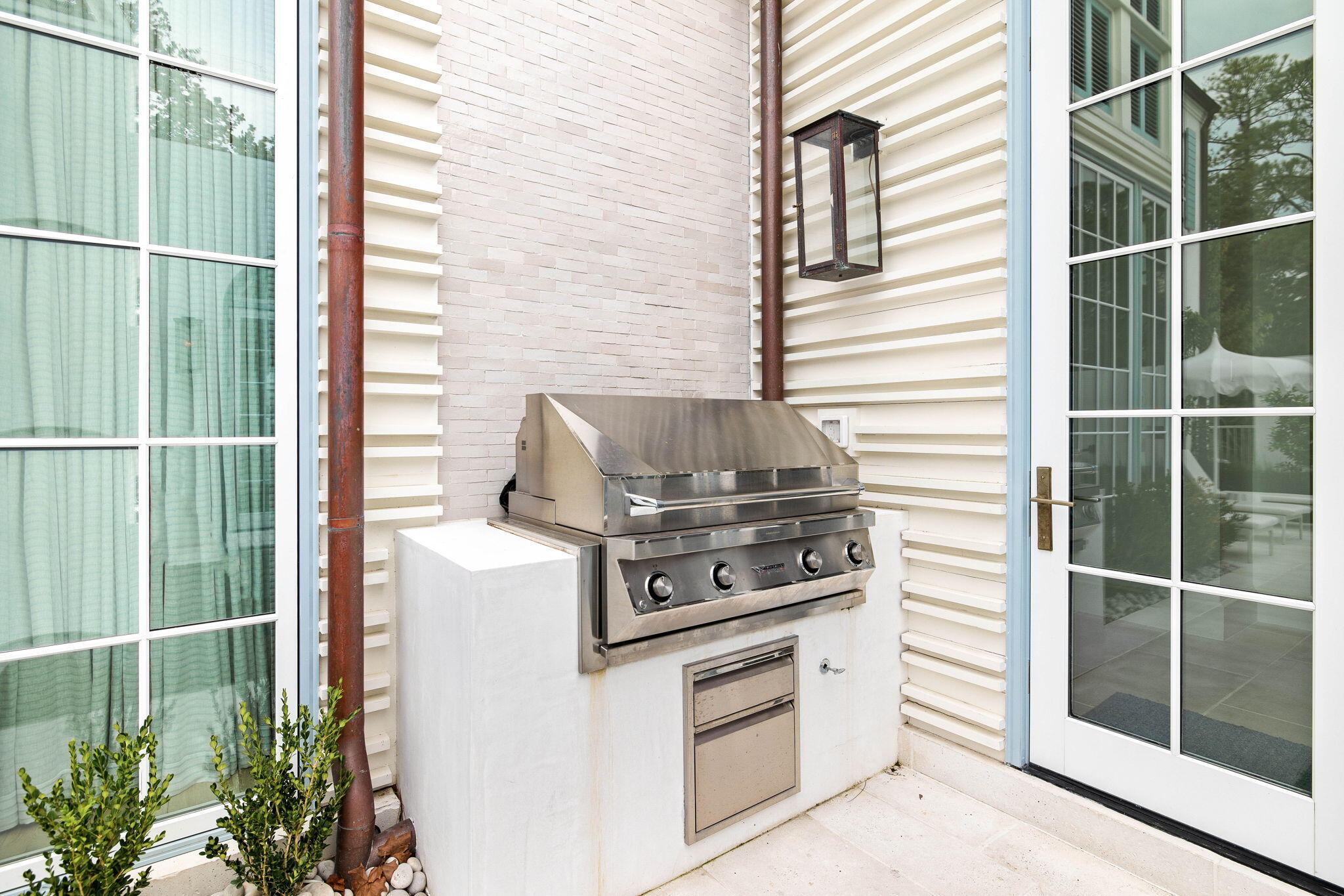 285 N Somerset Street