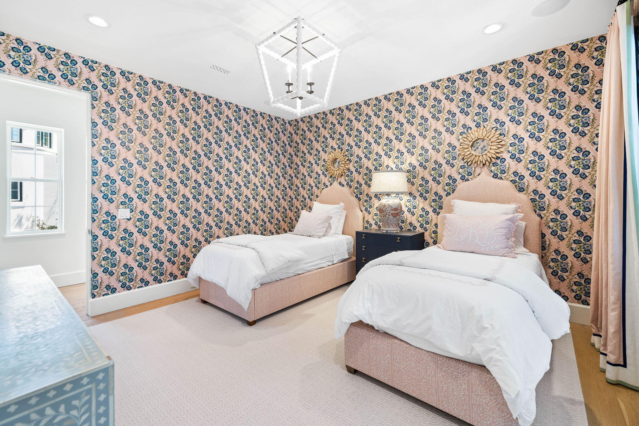 285 N Somerset Street