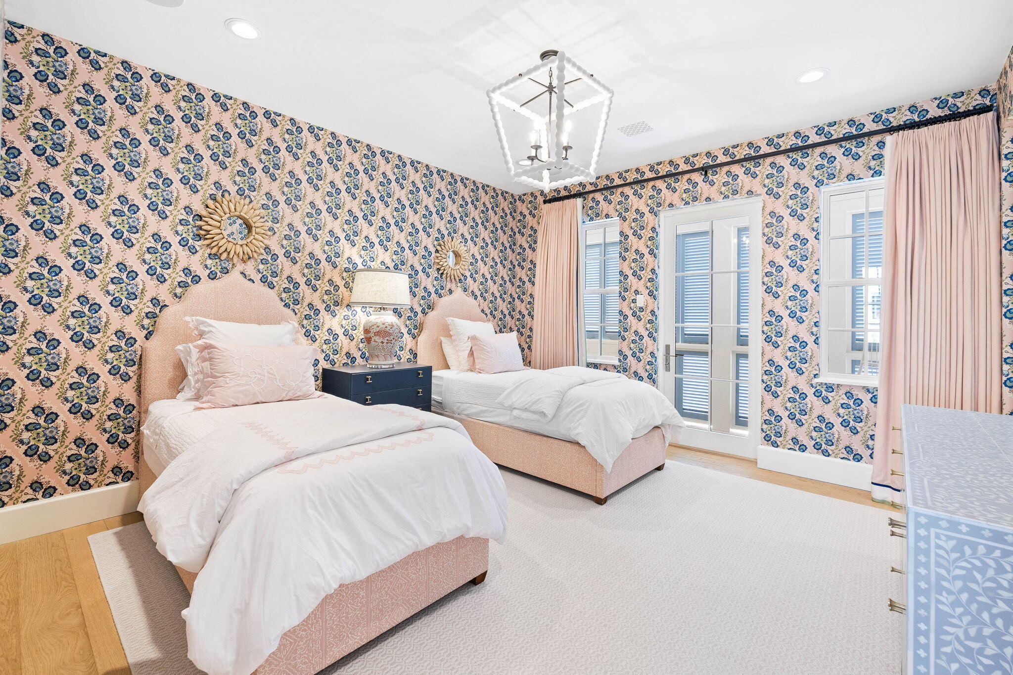 285 N Somerset Street