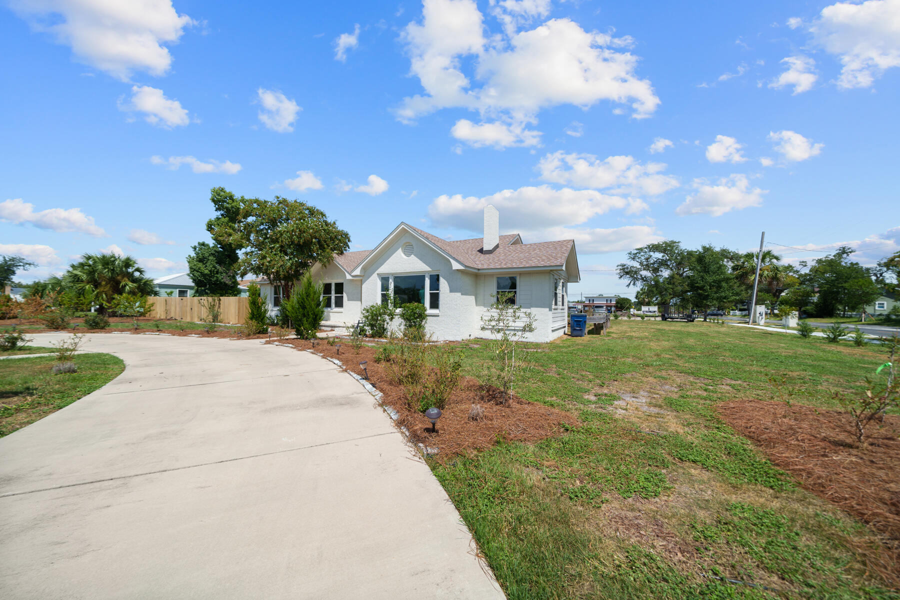 102 N Cove Boulevard