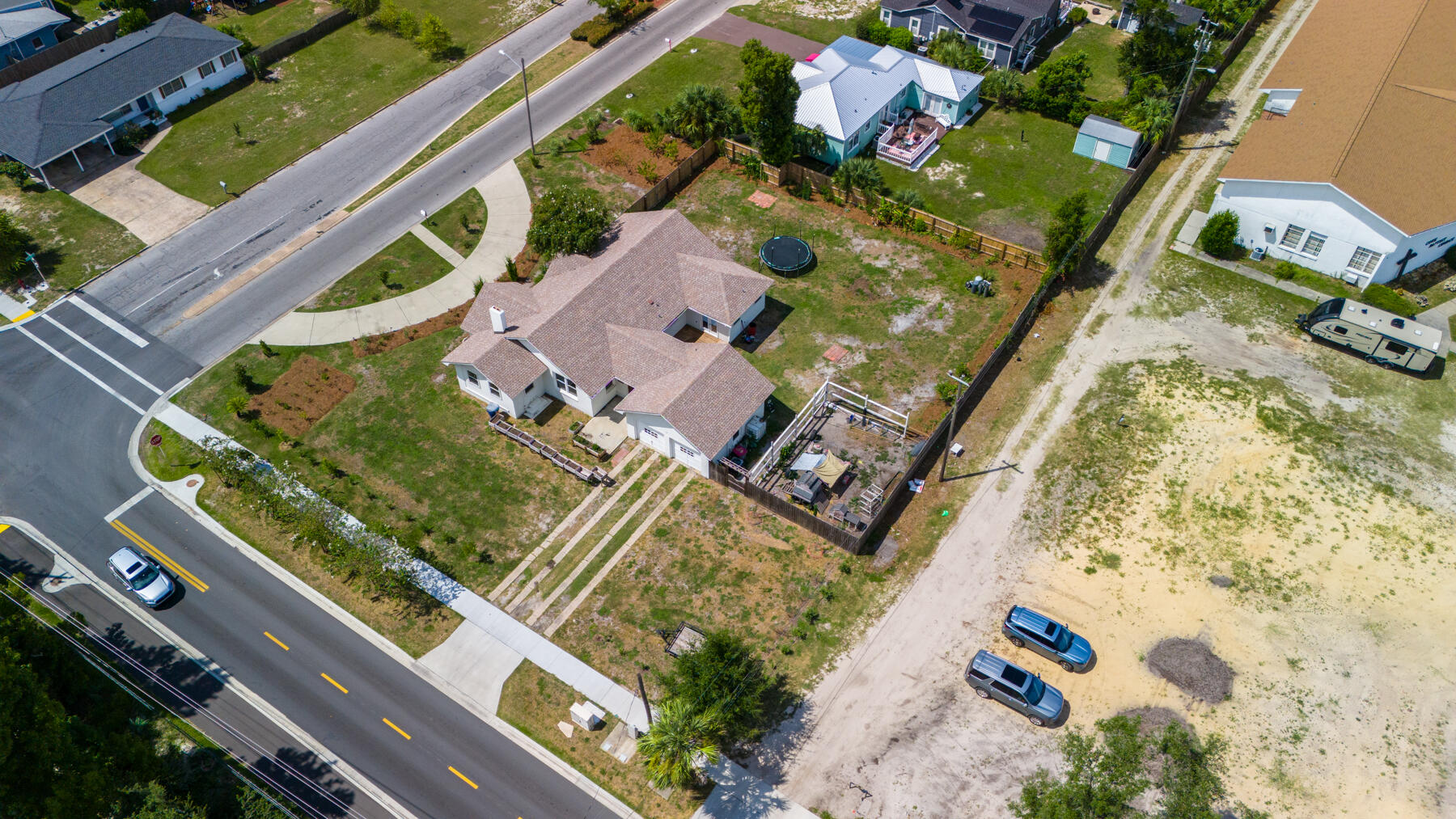 102 N Cove Boulevard