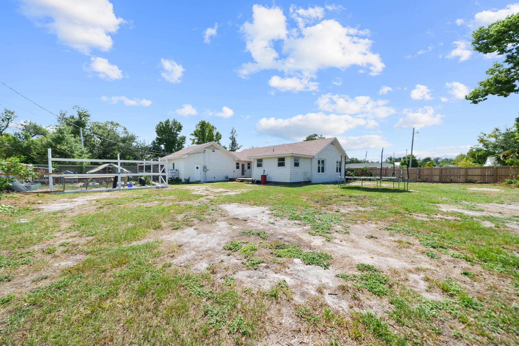 102 N Cove Boulevard