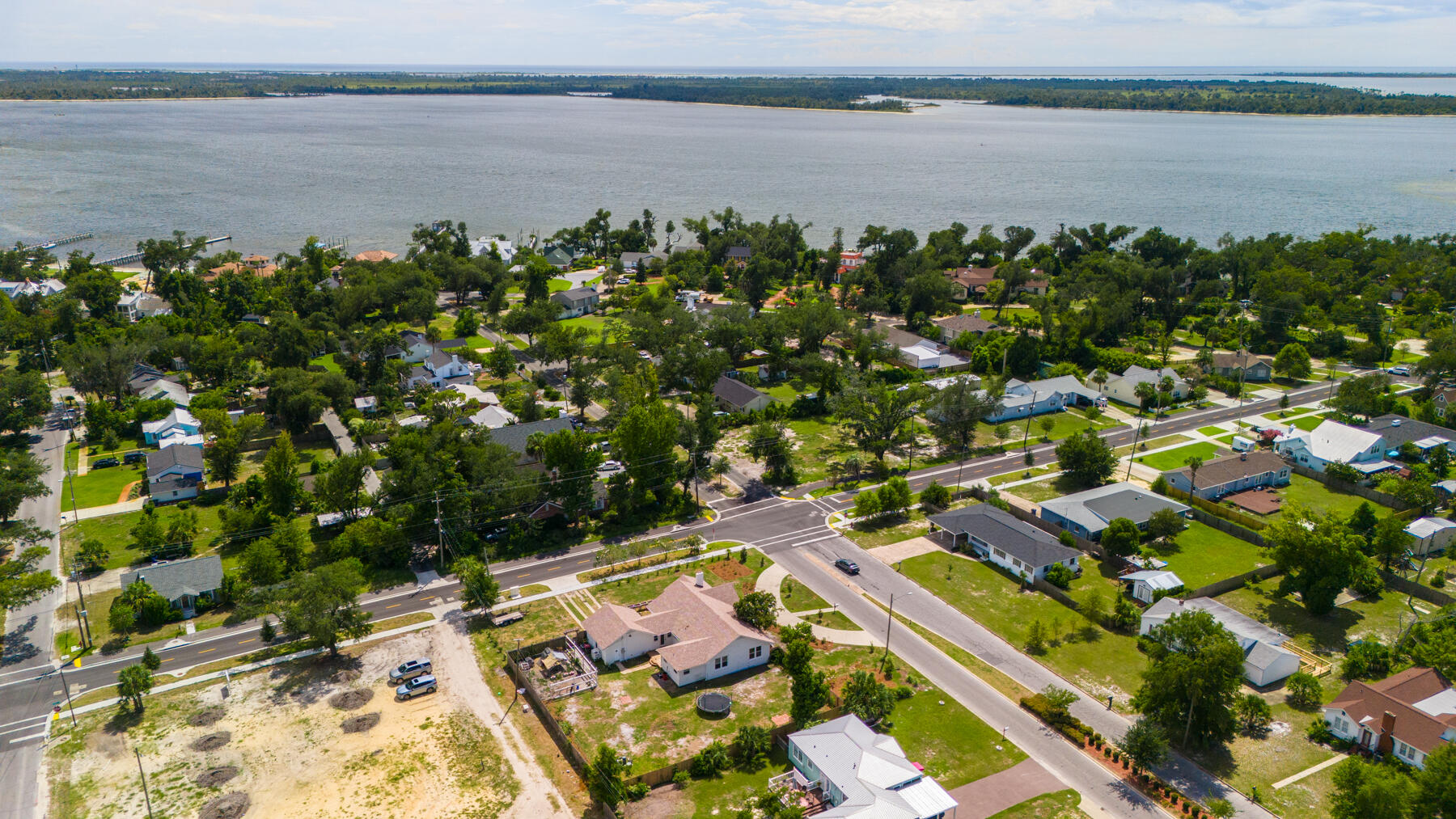 102 N Cove Boulevard
