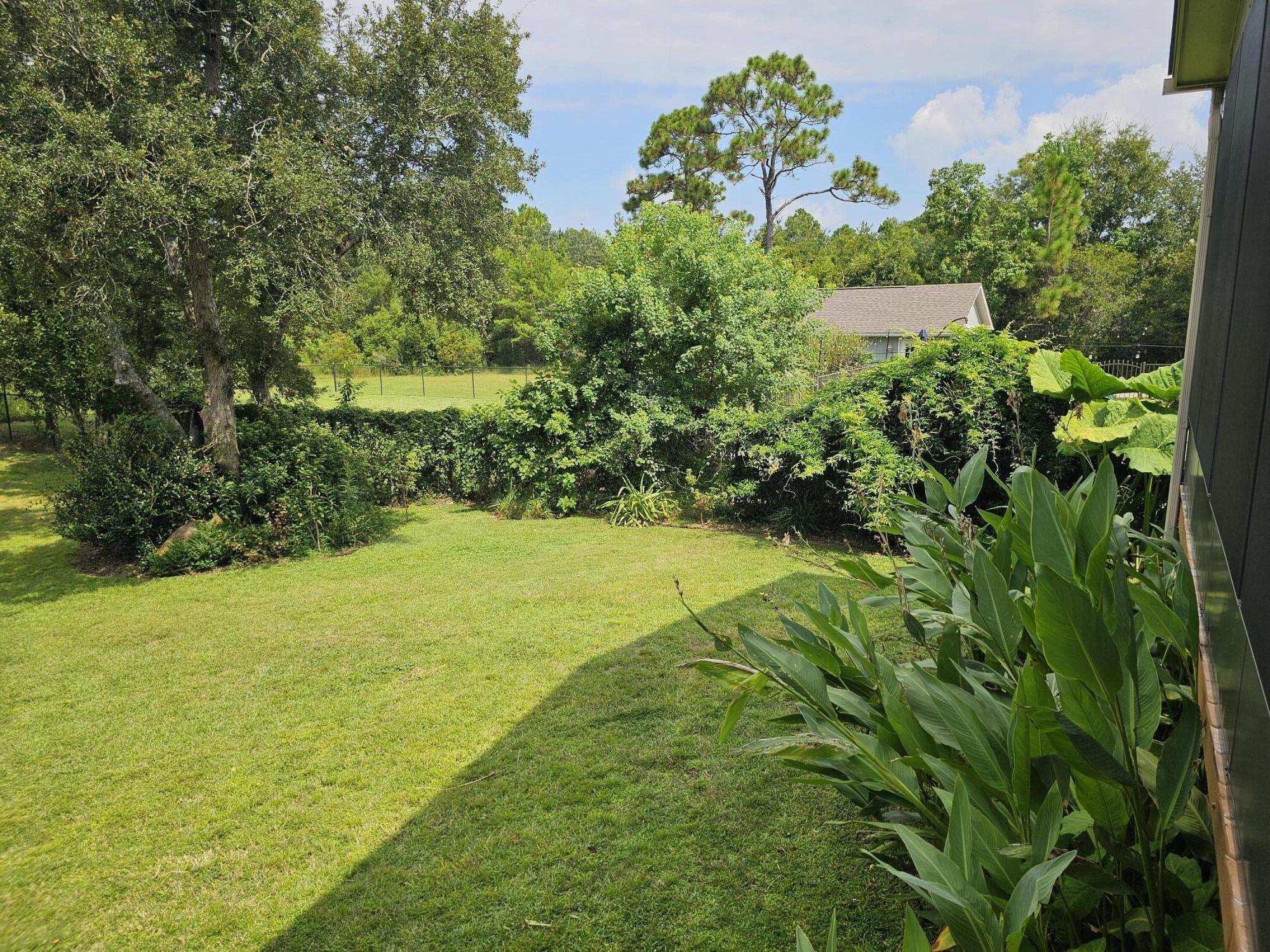2707 Avenida De Soto