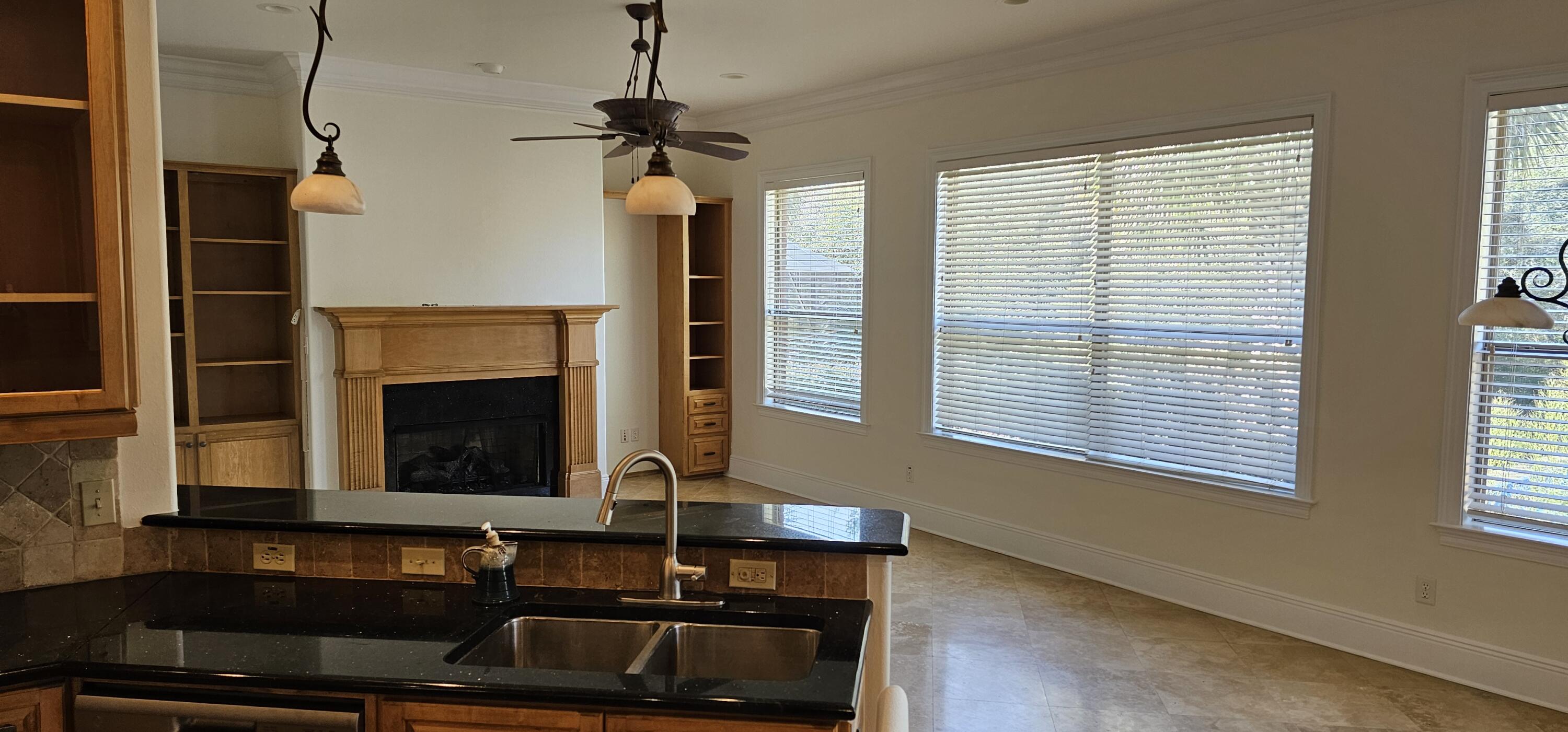 2707 Avenida De Soto