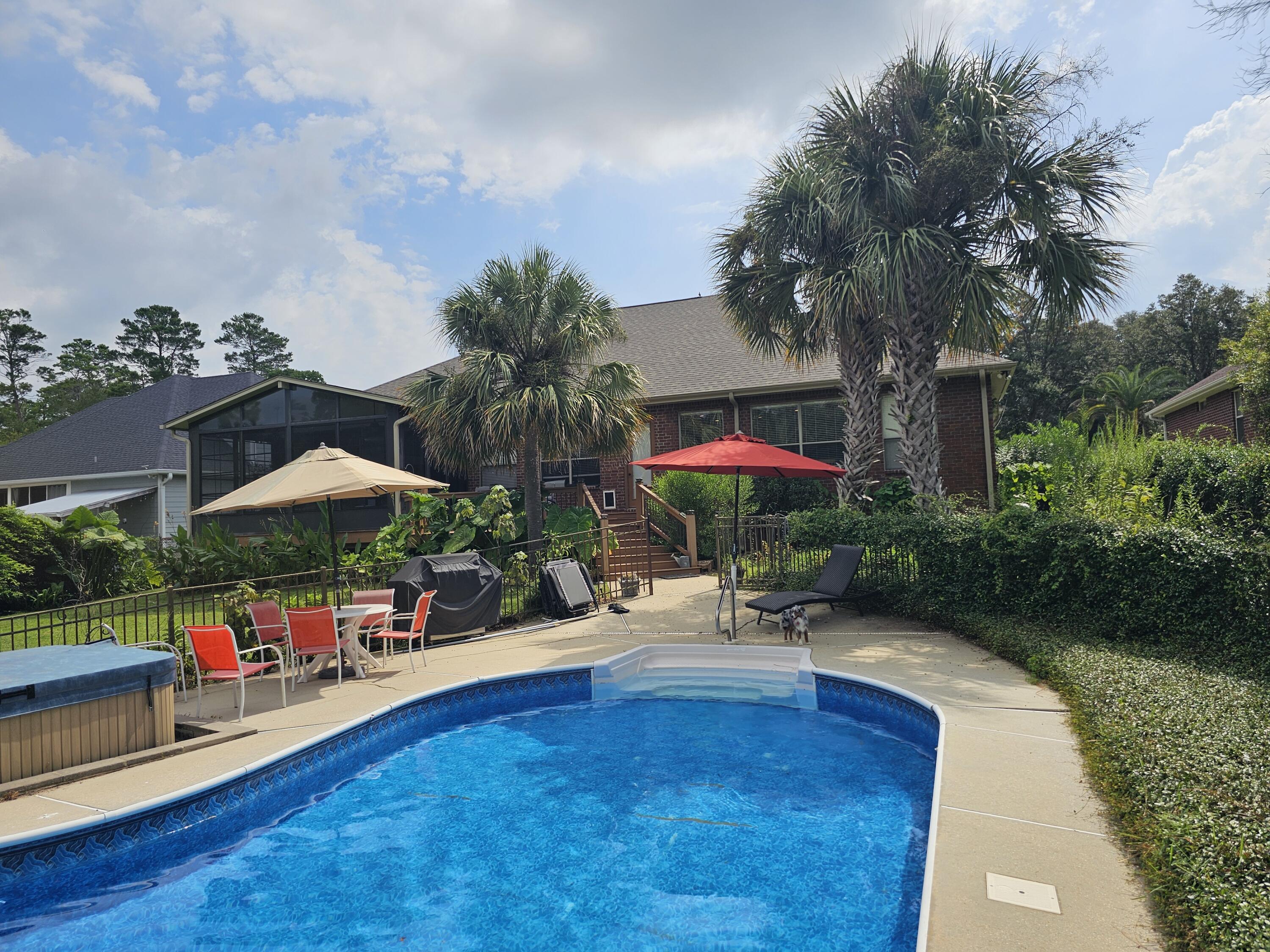 2707 Avenida De Soto
