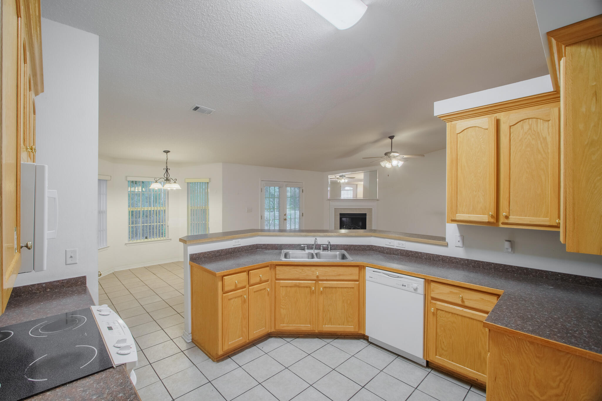 6733 Jackson Lane