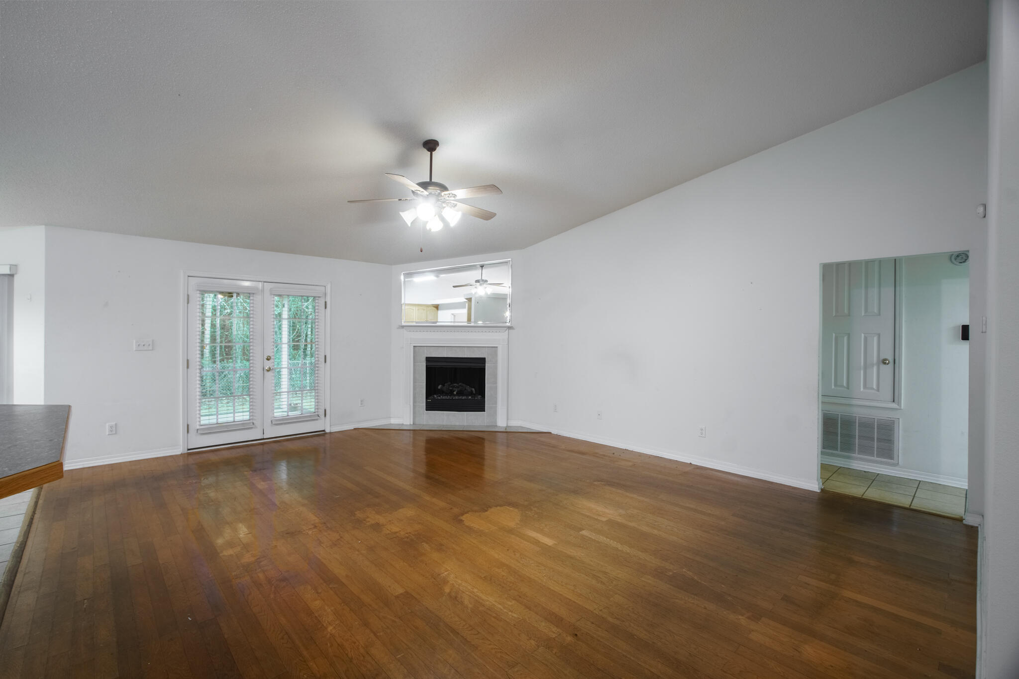 6733 Jackson Lane