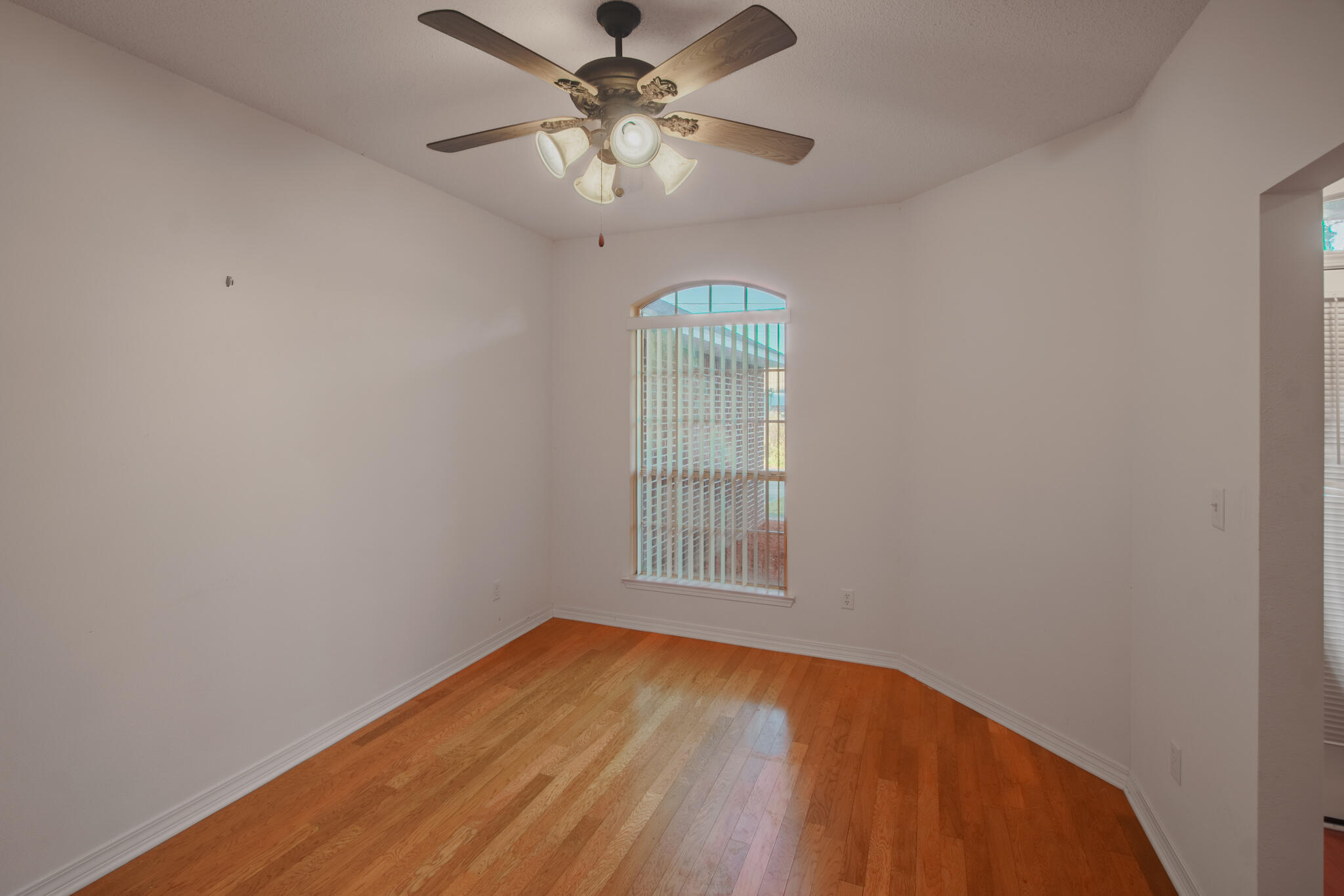 6733 Jackson Lane