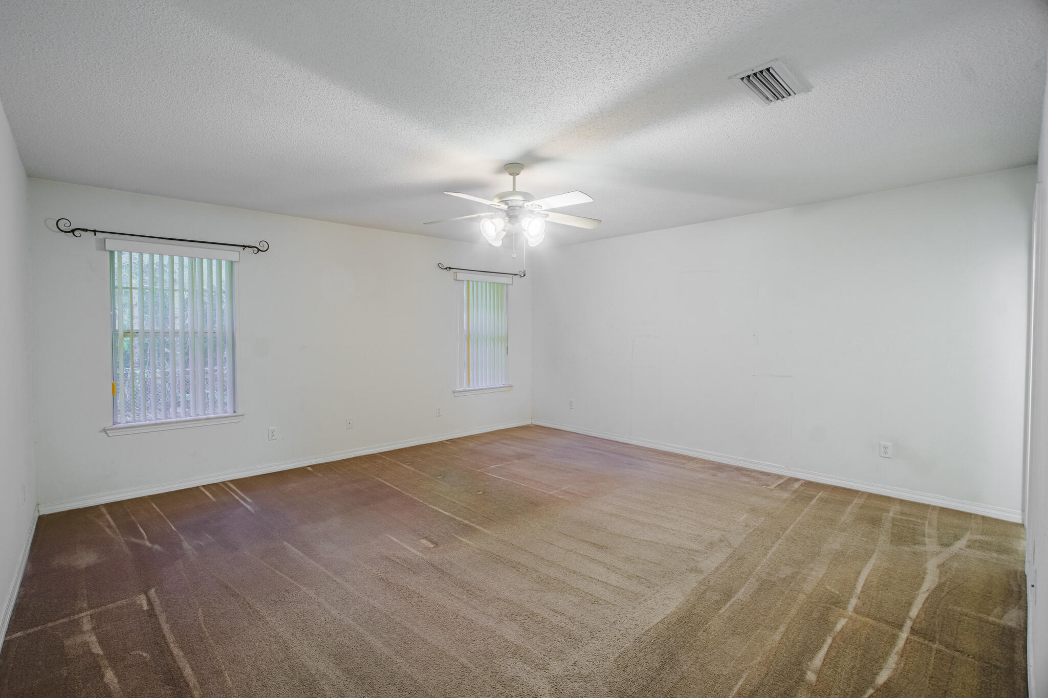 6733 Jackson Lane