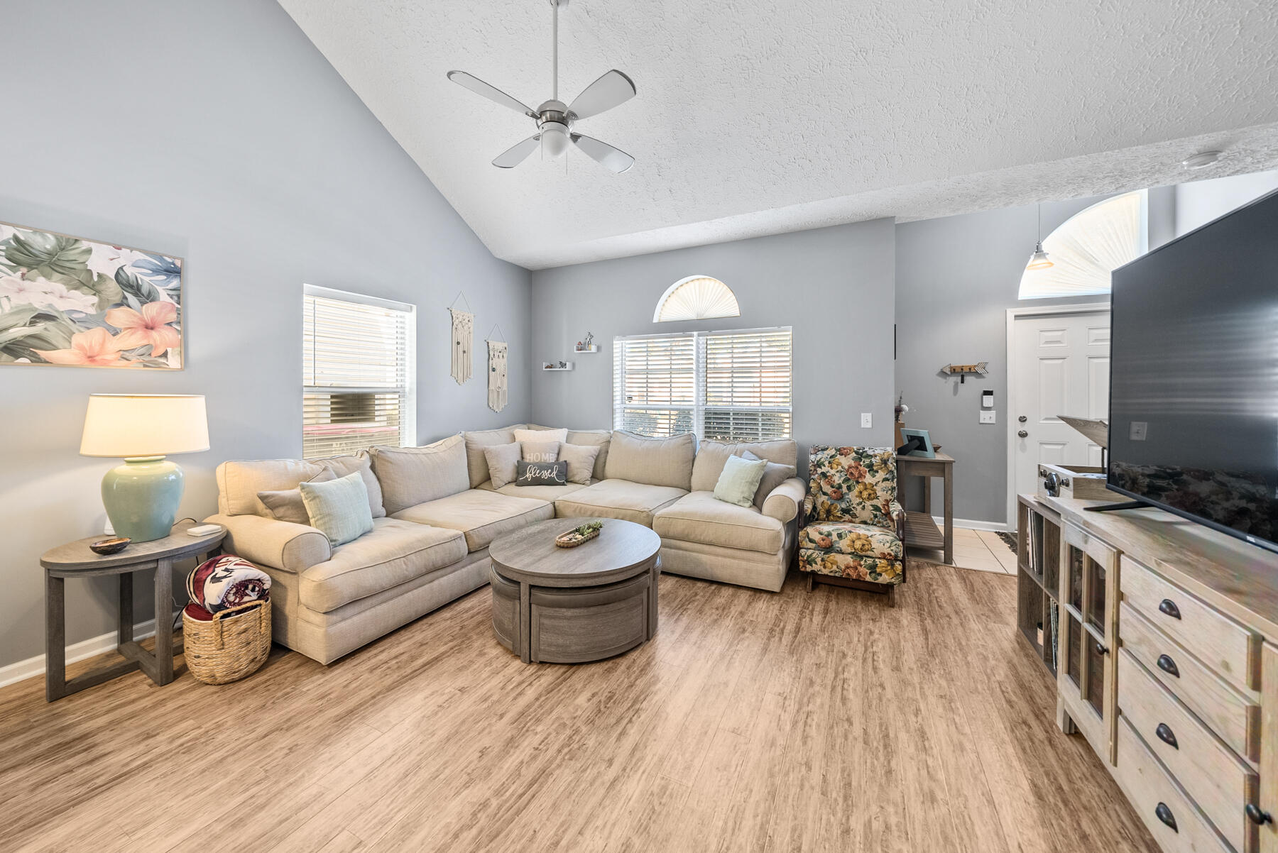 113 White Cap Way