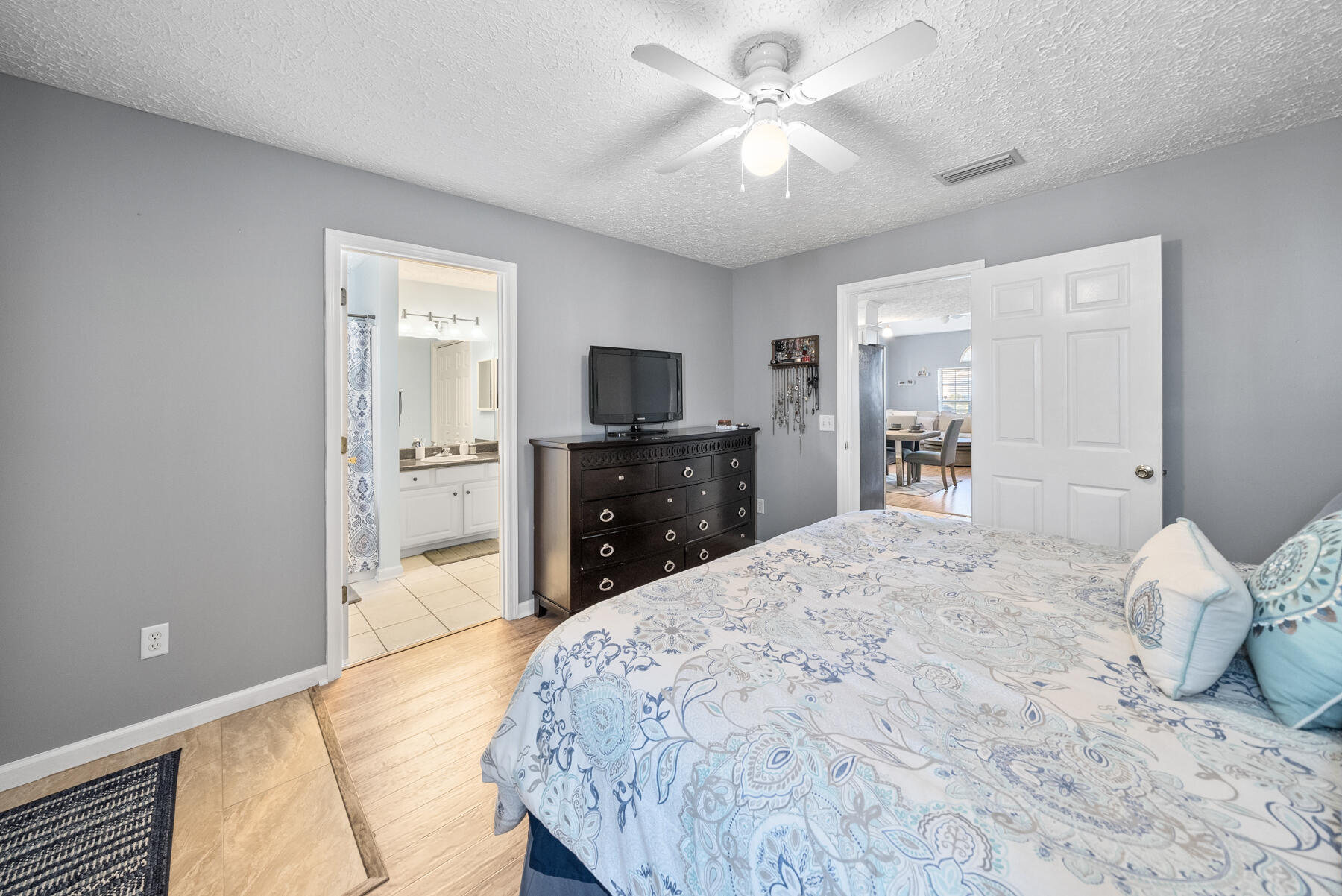 113 White Cap Way