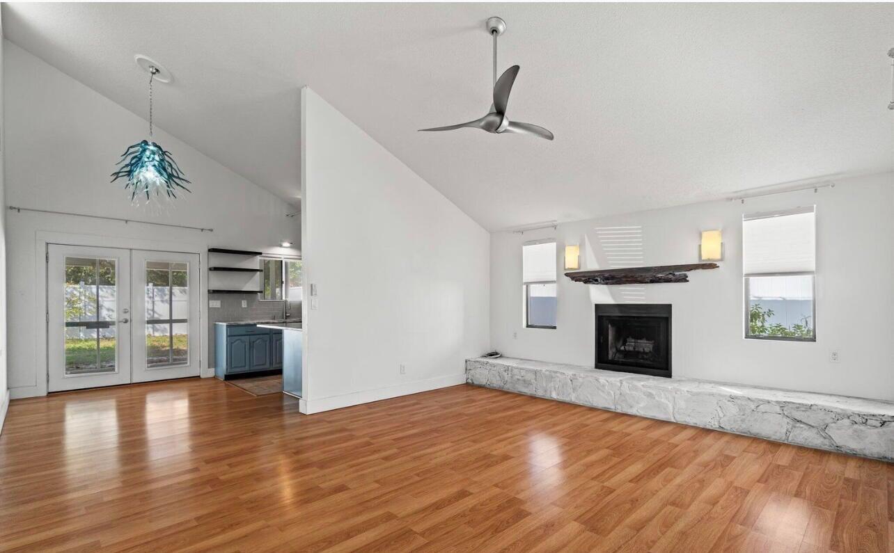 421 oleander Drive