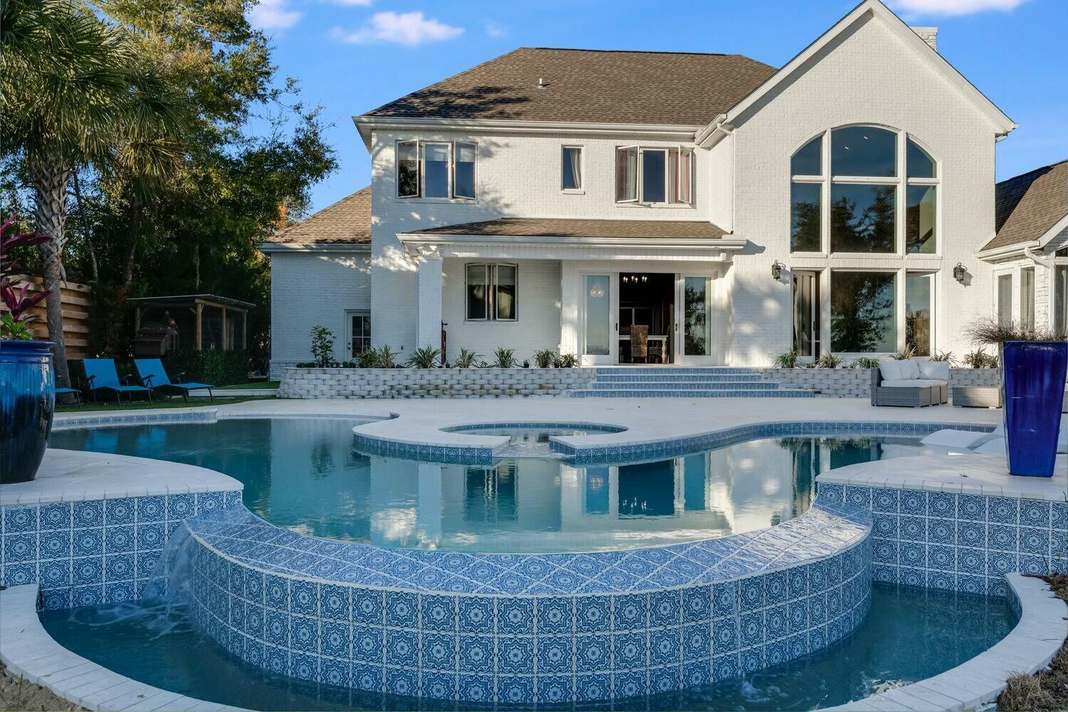 606 Bunkers Cove Road