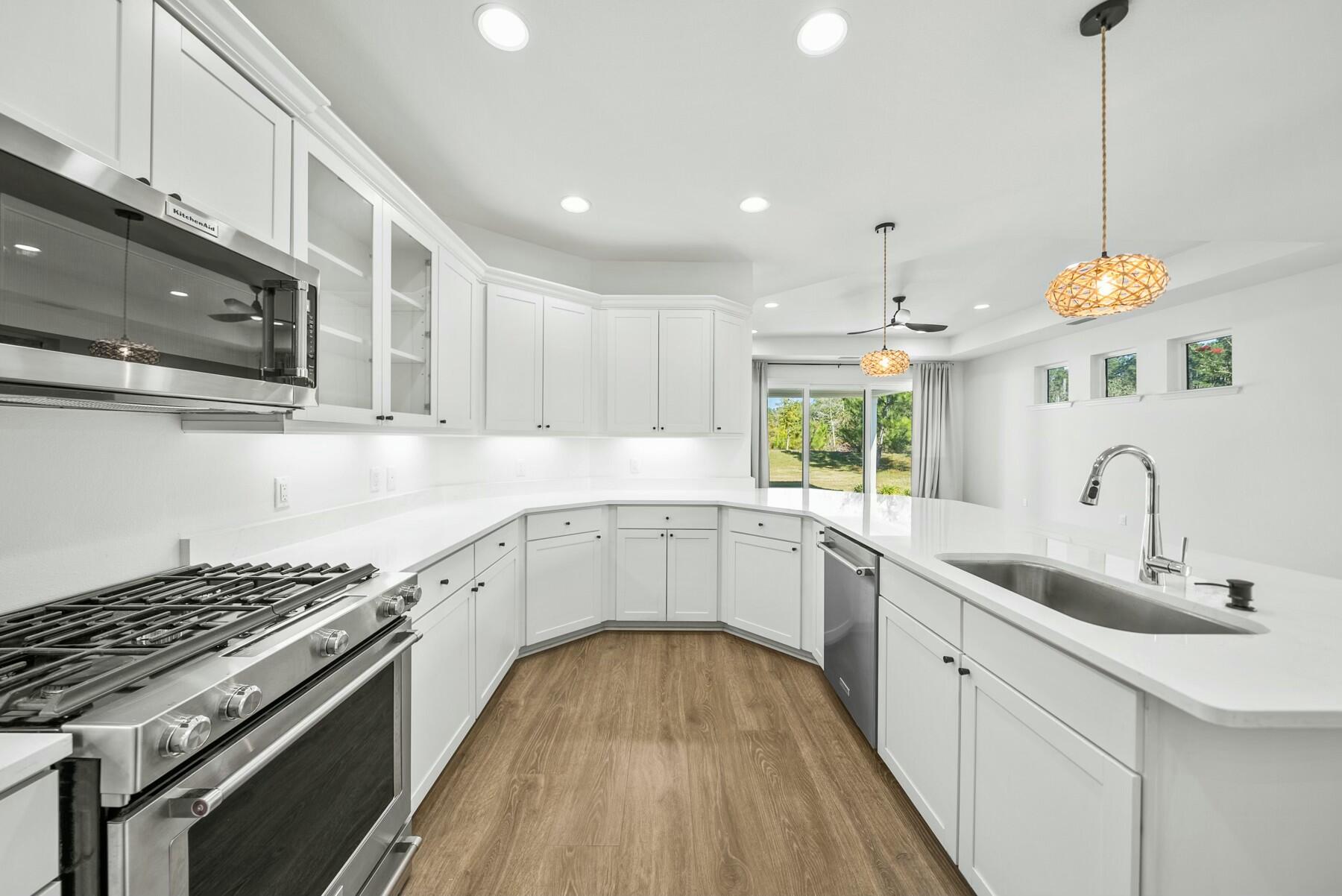 8400 Dockside Place