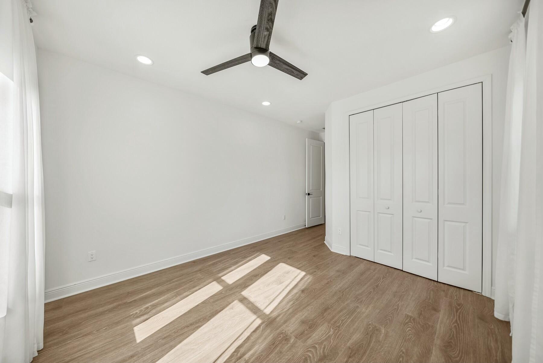 8400 Dockside Place