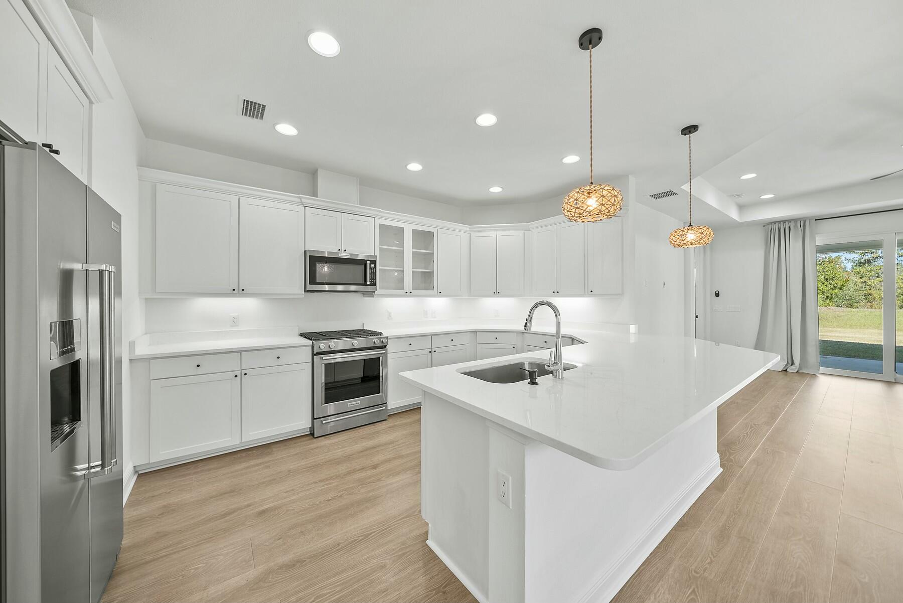 8400 Dockside Place