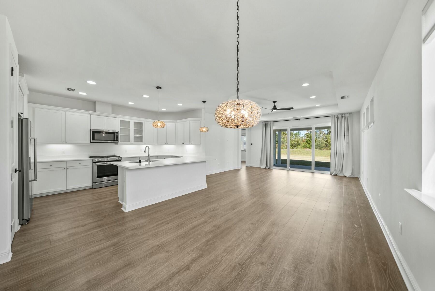 8400 Dockside Place