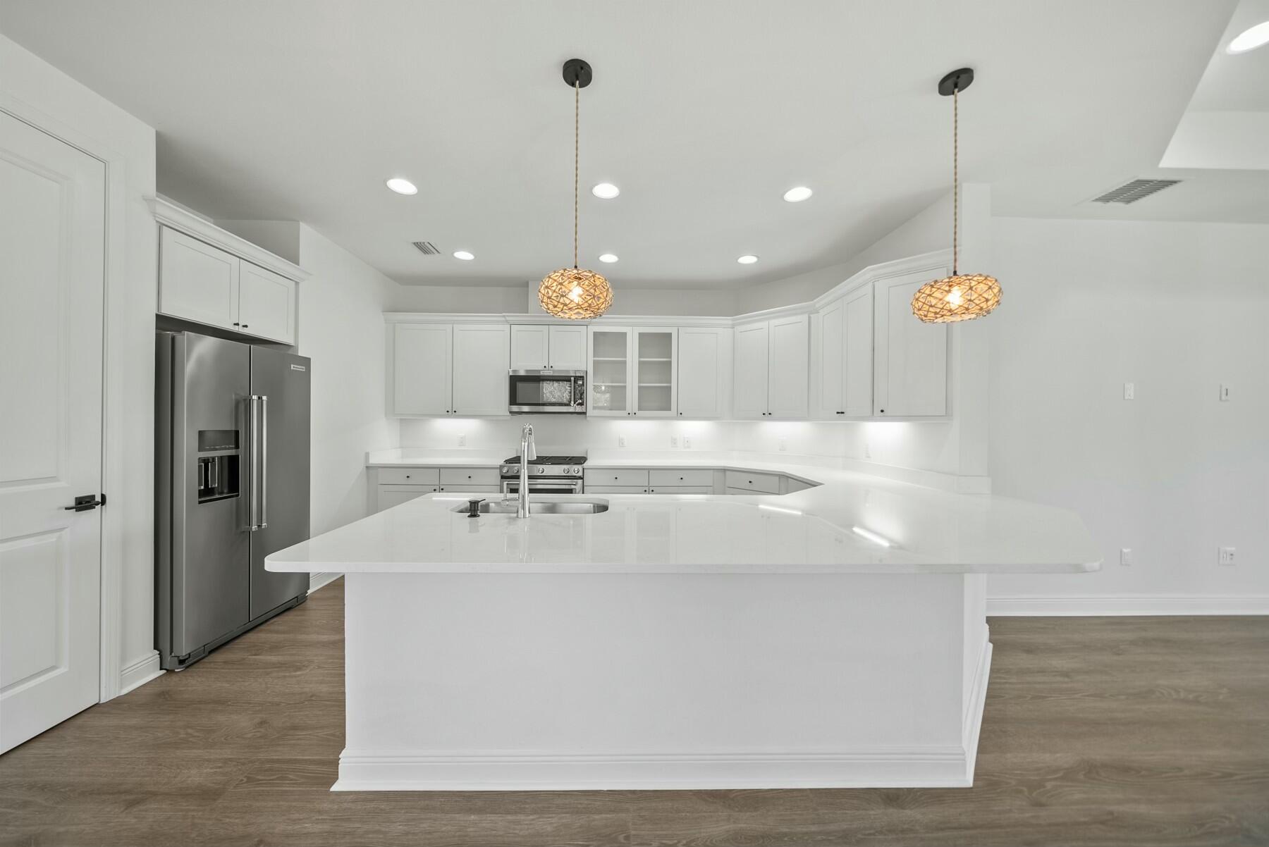 8400 Dockside Place