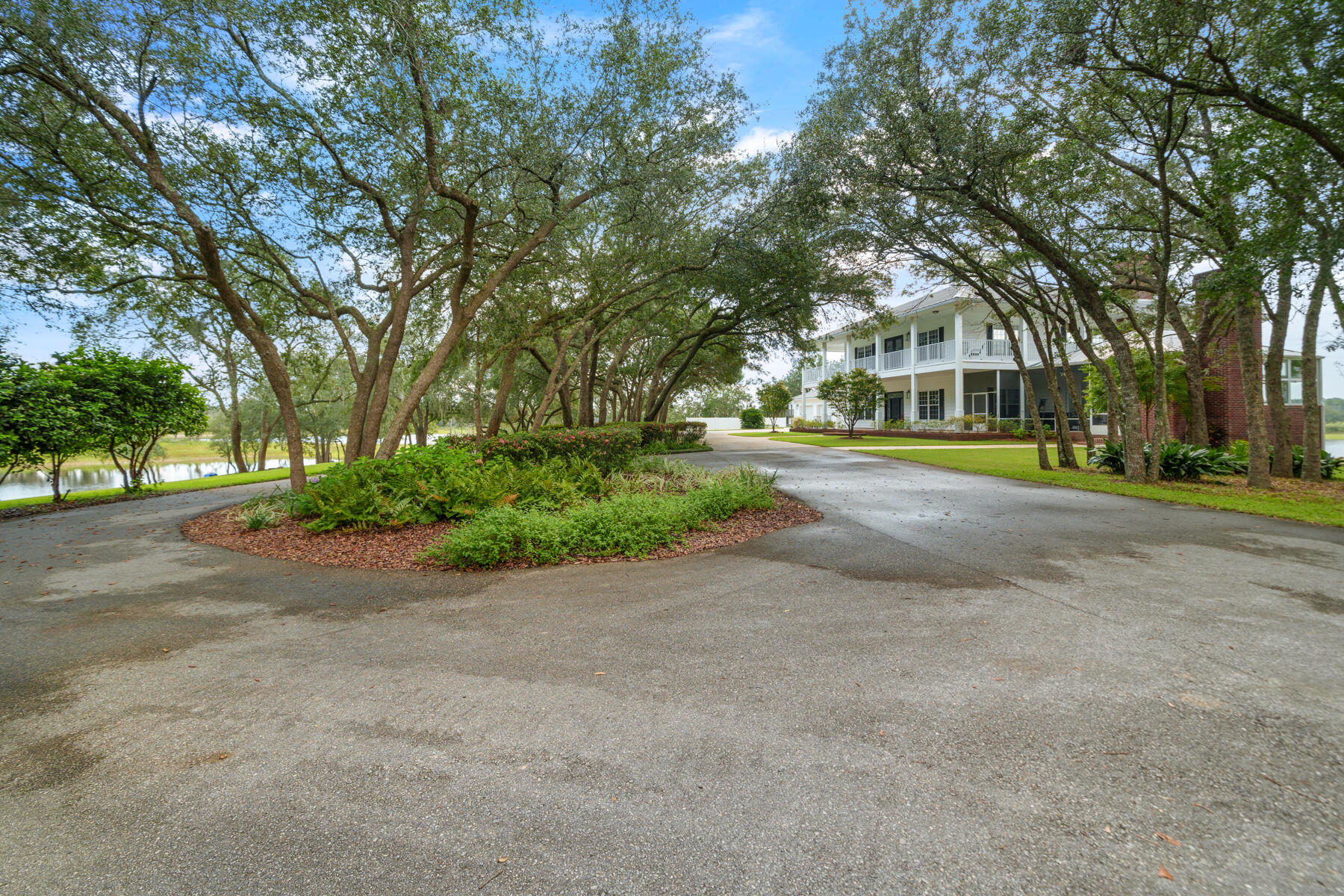 15702 FL-77