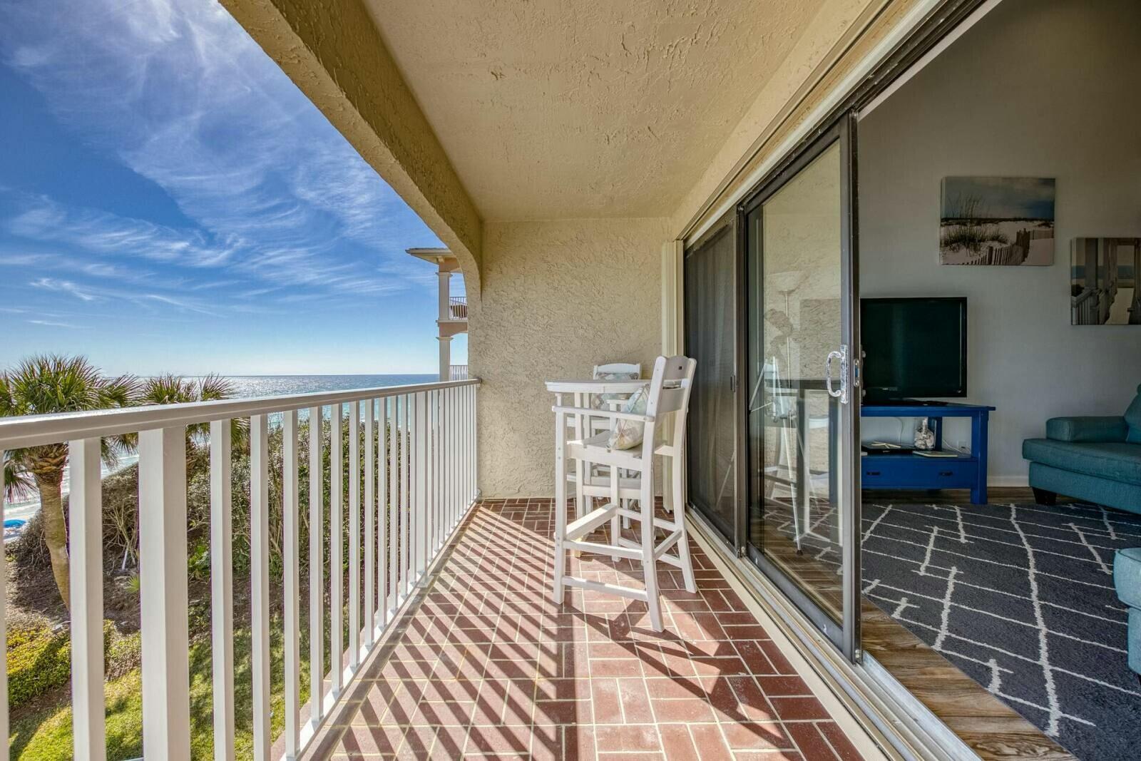 8682 E County Hwy 30A, 302