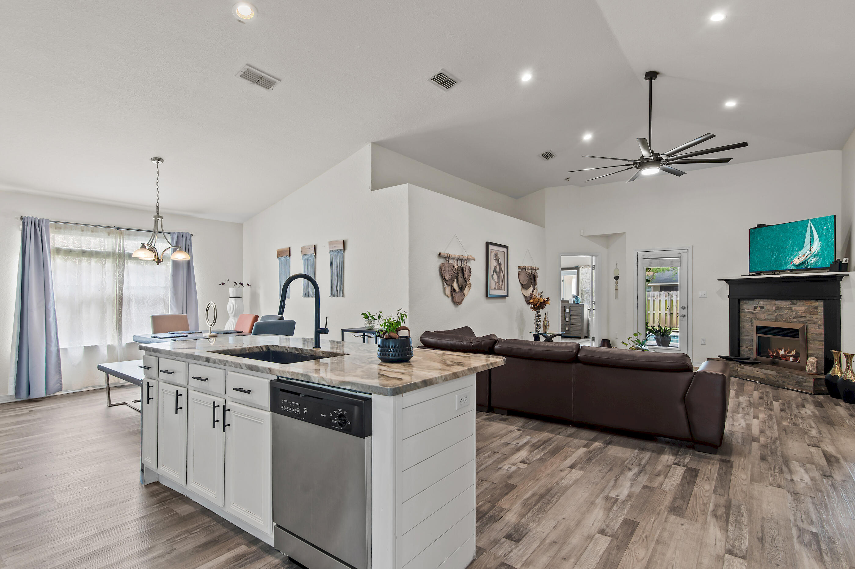 137 Loblolly Bay Drive