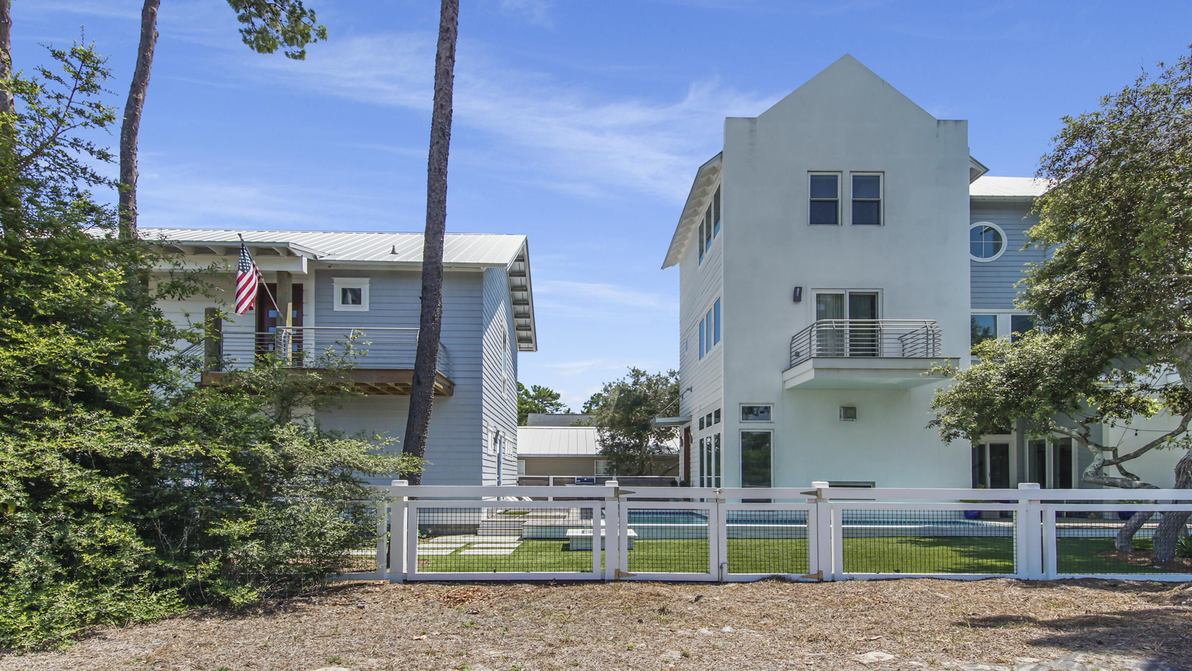 16 S Lake Drive
