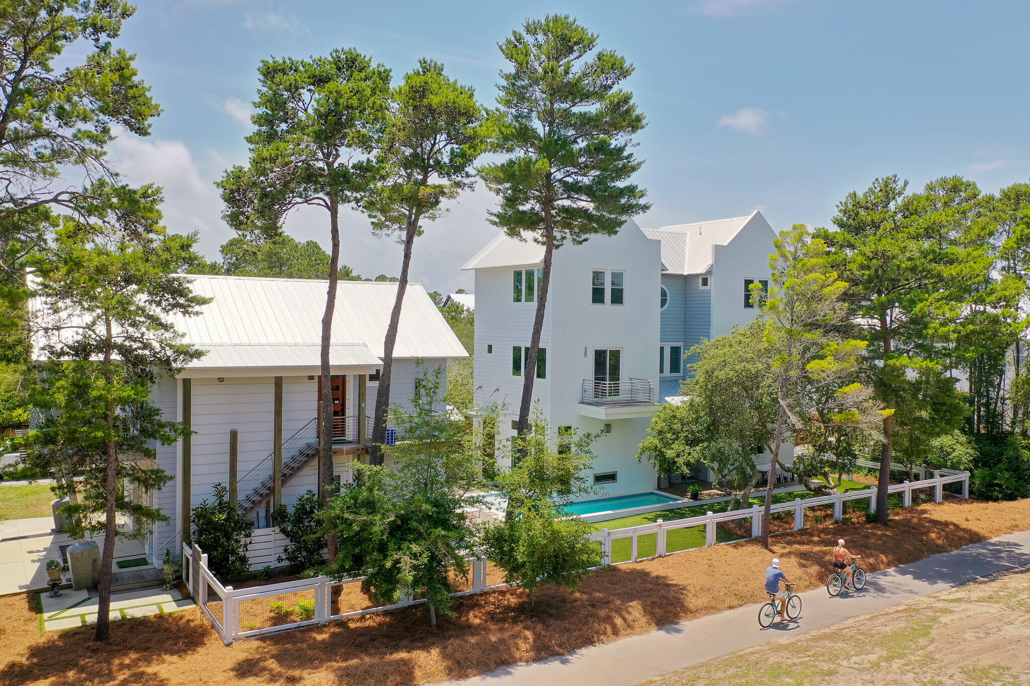 16 S Lake Drive