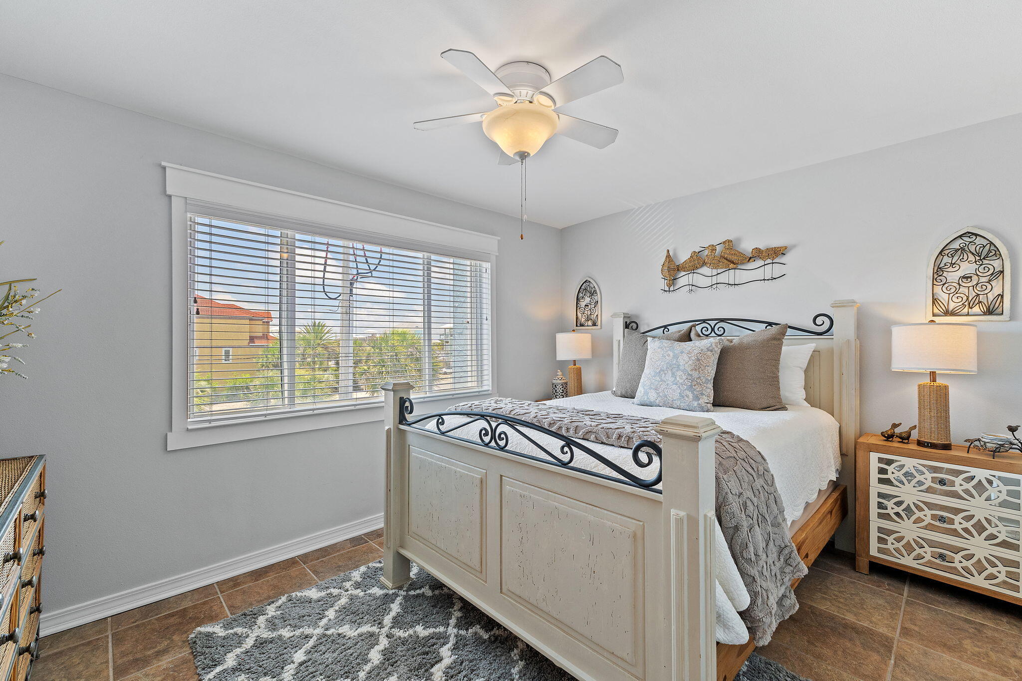 1511 Via De Luna Drive