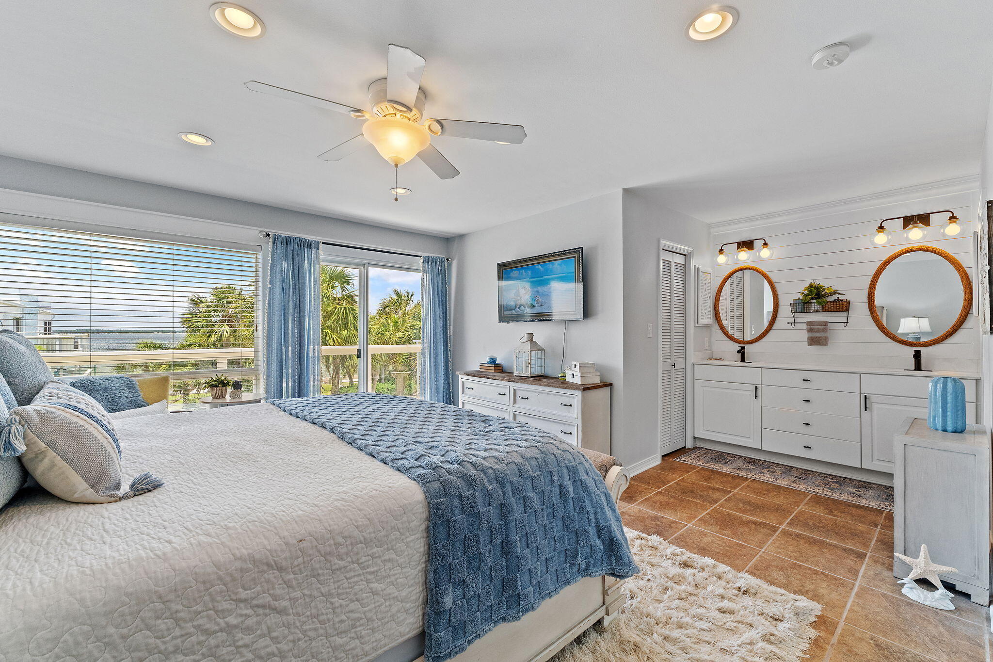 1511 Via De Luna Drive