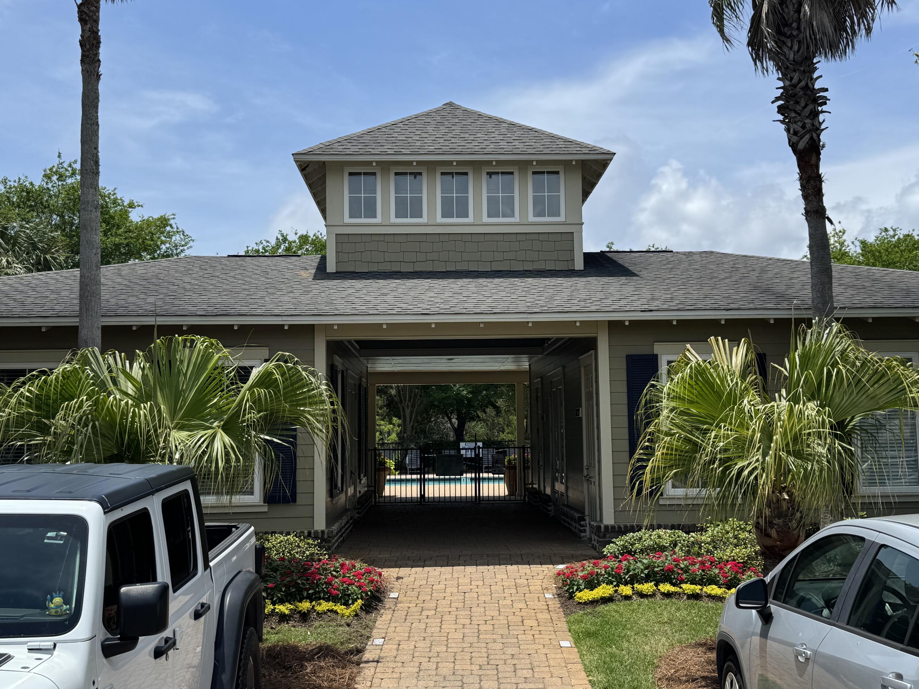 39 S Zander Way Way