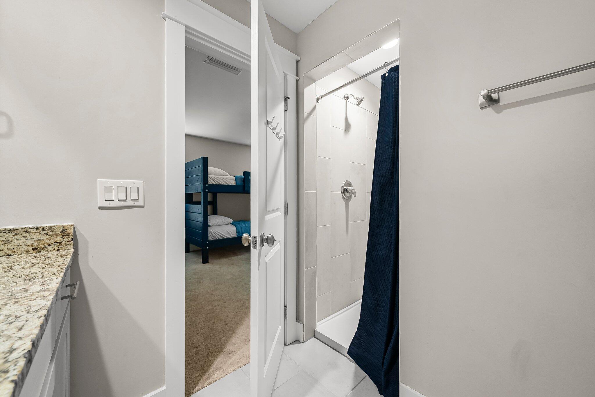 2711 Lagoon Manor Drive