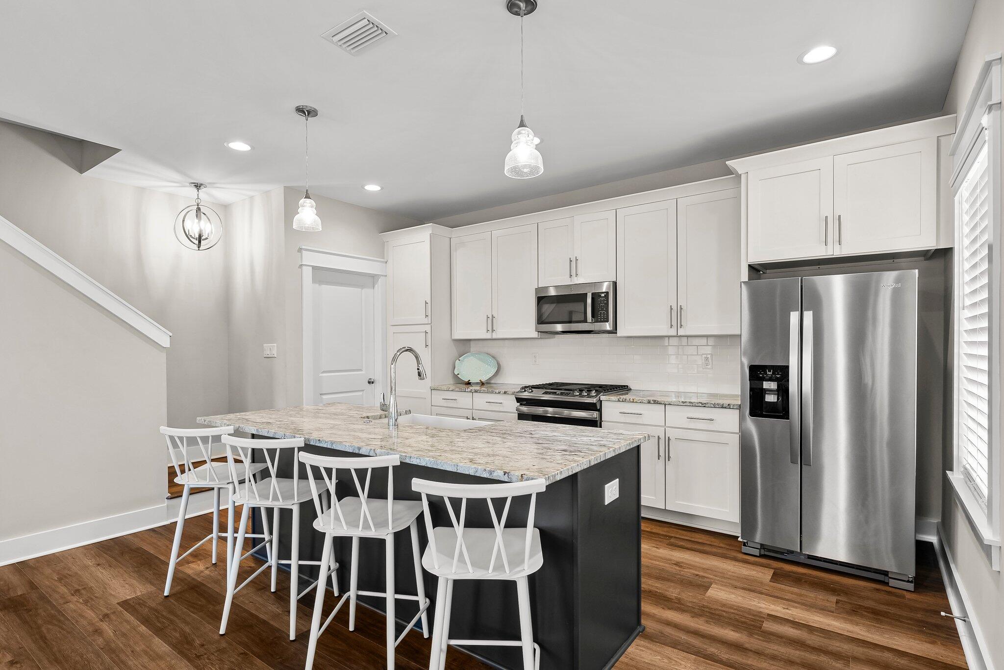 2711 Lagoon Manor Drive