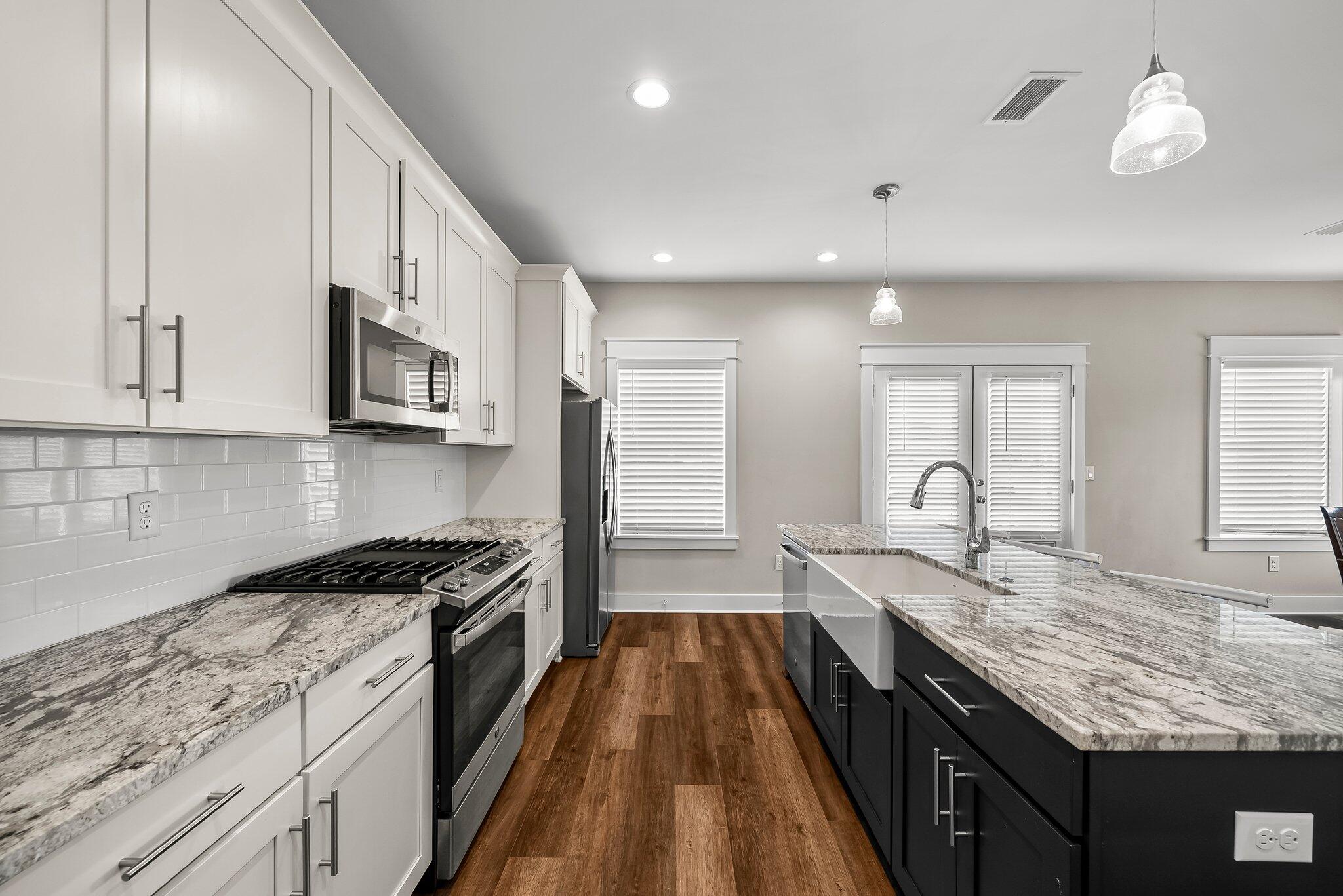 2711 Lagoon Manor Drive