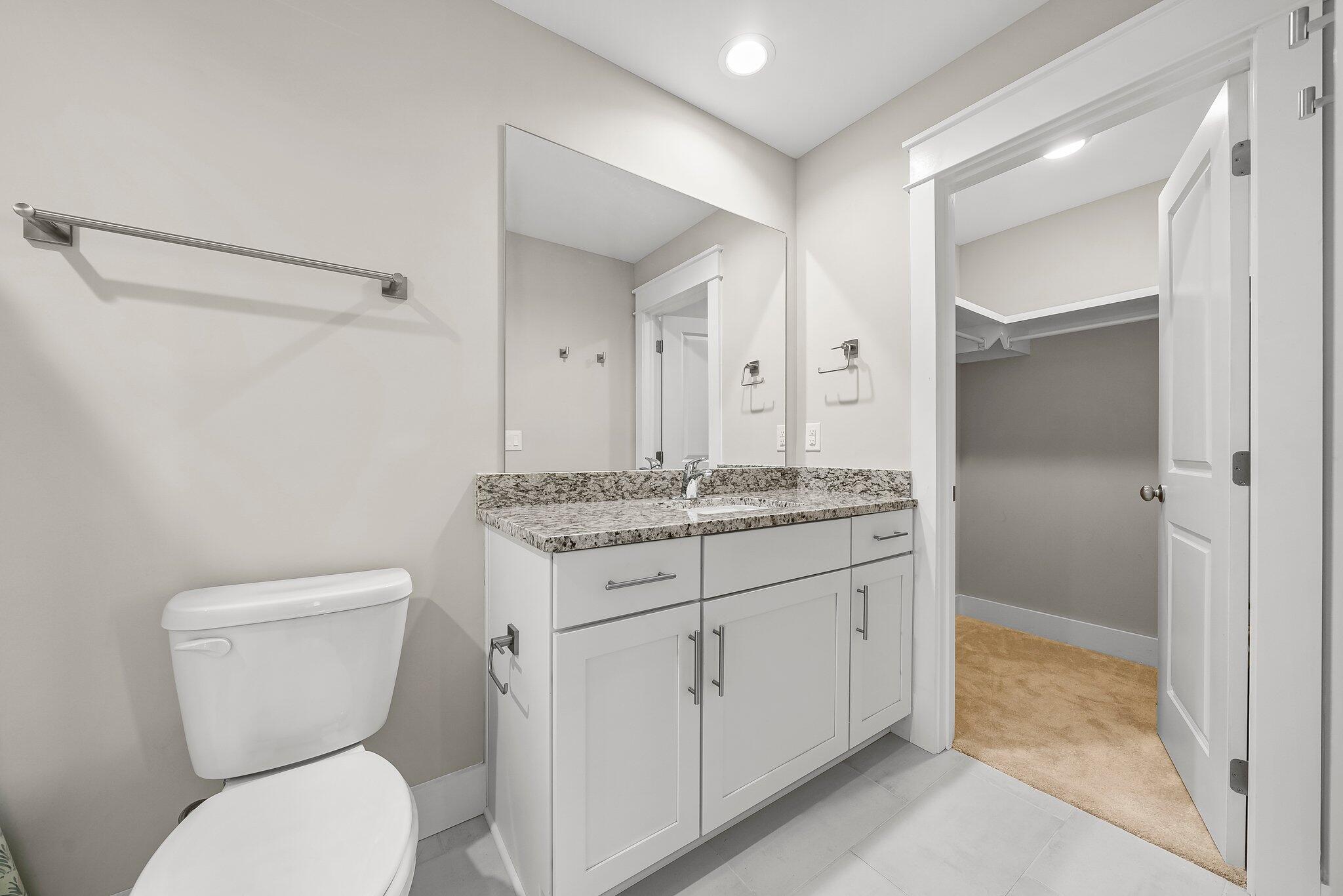 2711 Lagoon Manor Drive