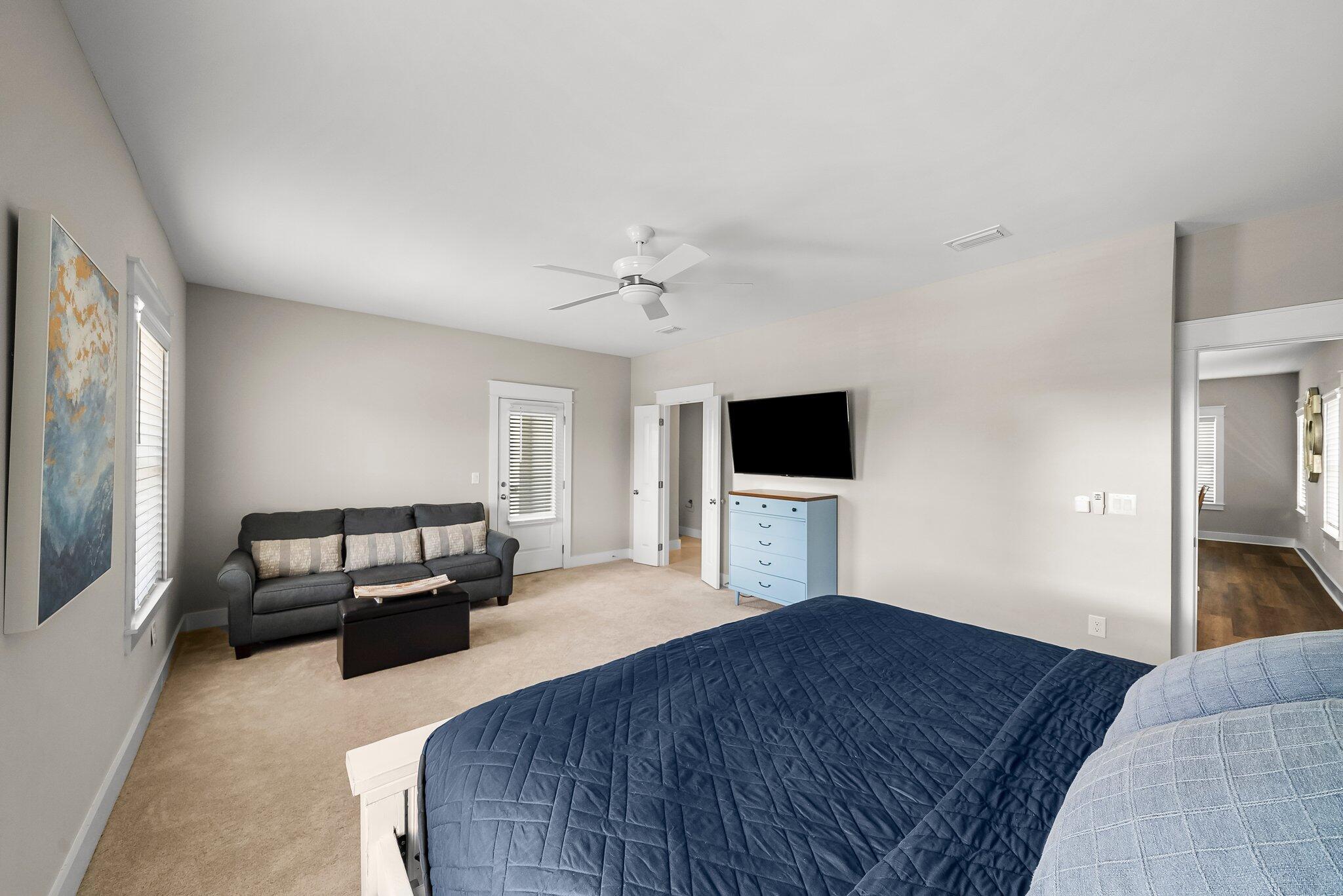 2711 Lagoon Manor Drive