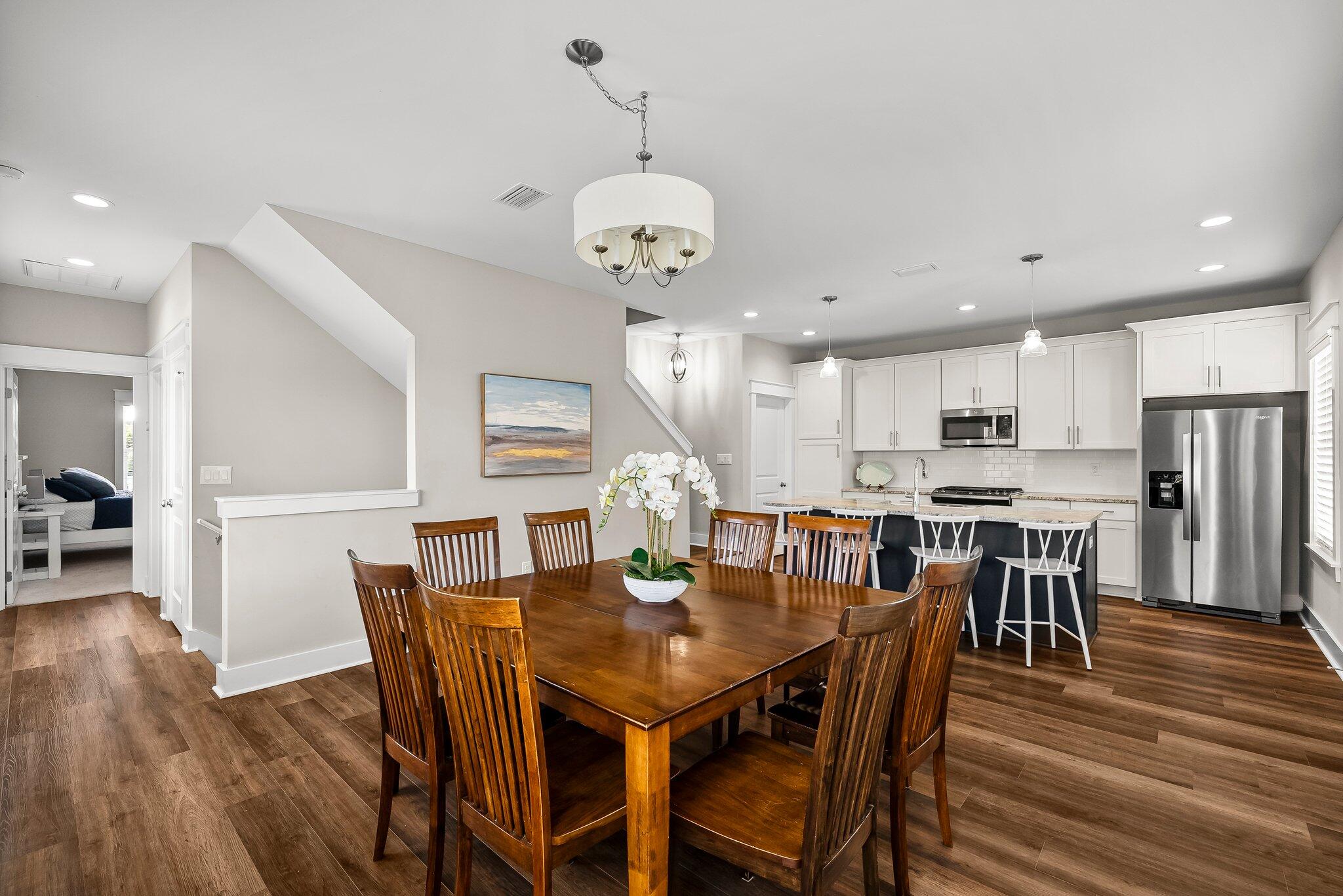 2711 Lagoon Manor Drive