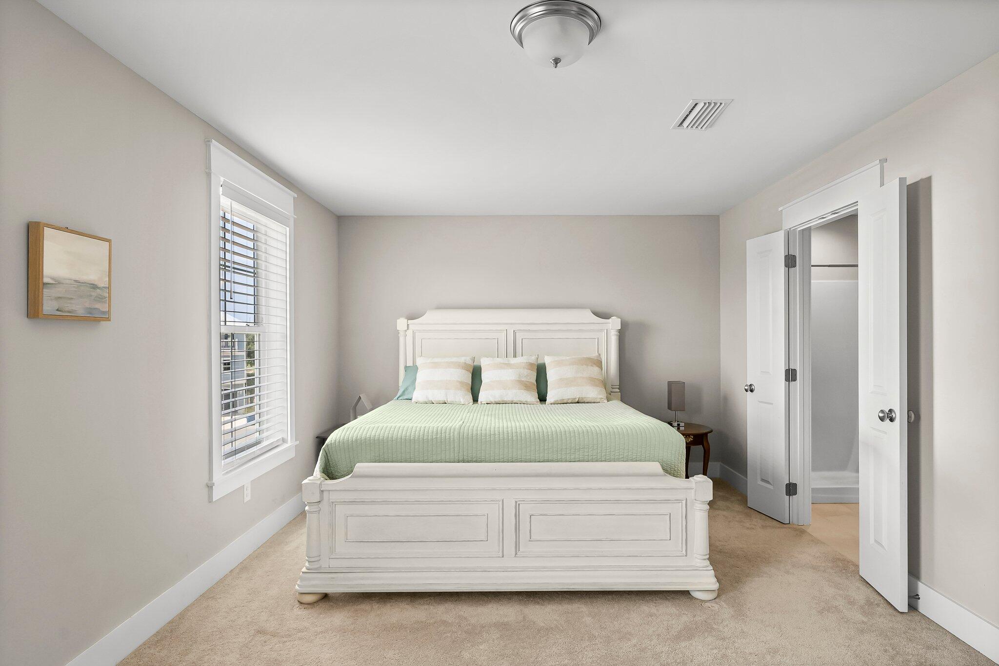 2711 Lagoon Manor Drive