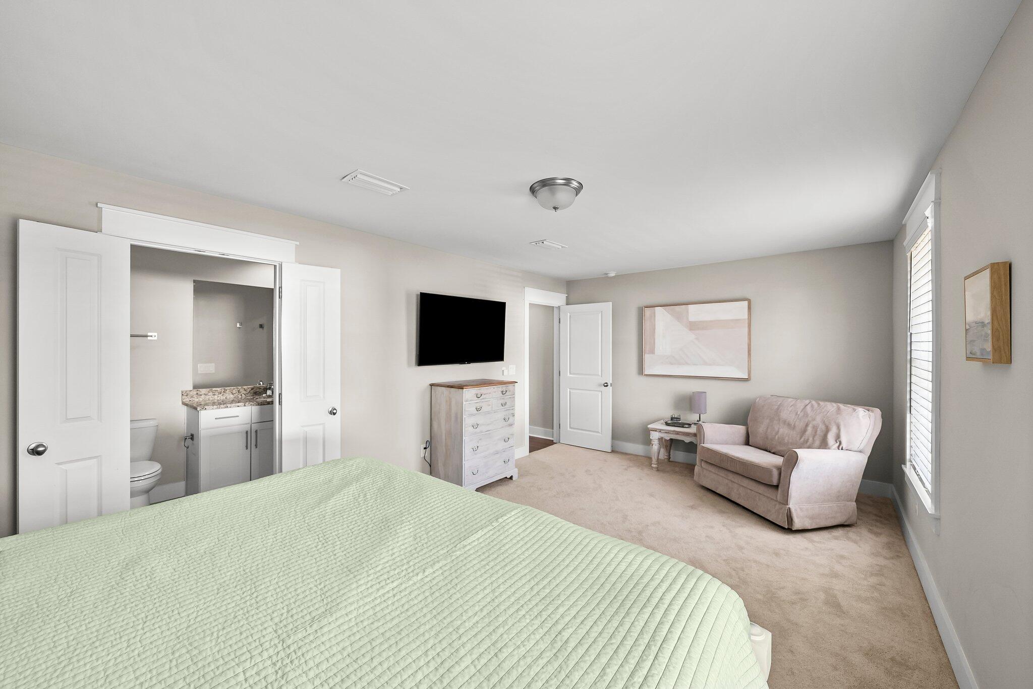 2711 Lagoon Manor Drive