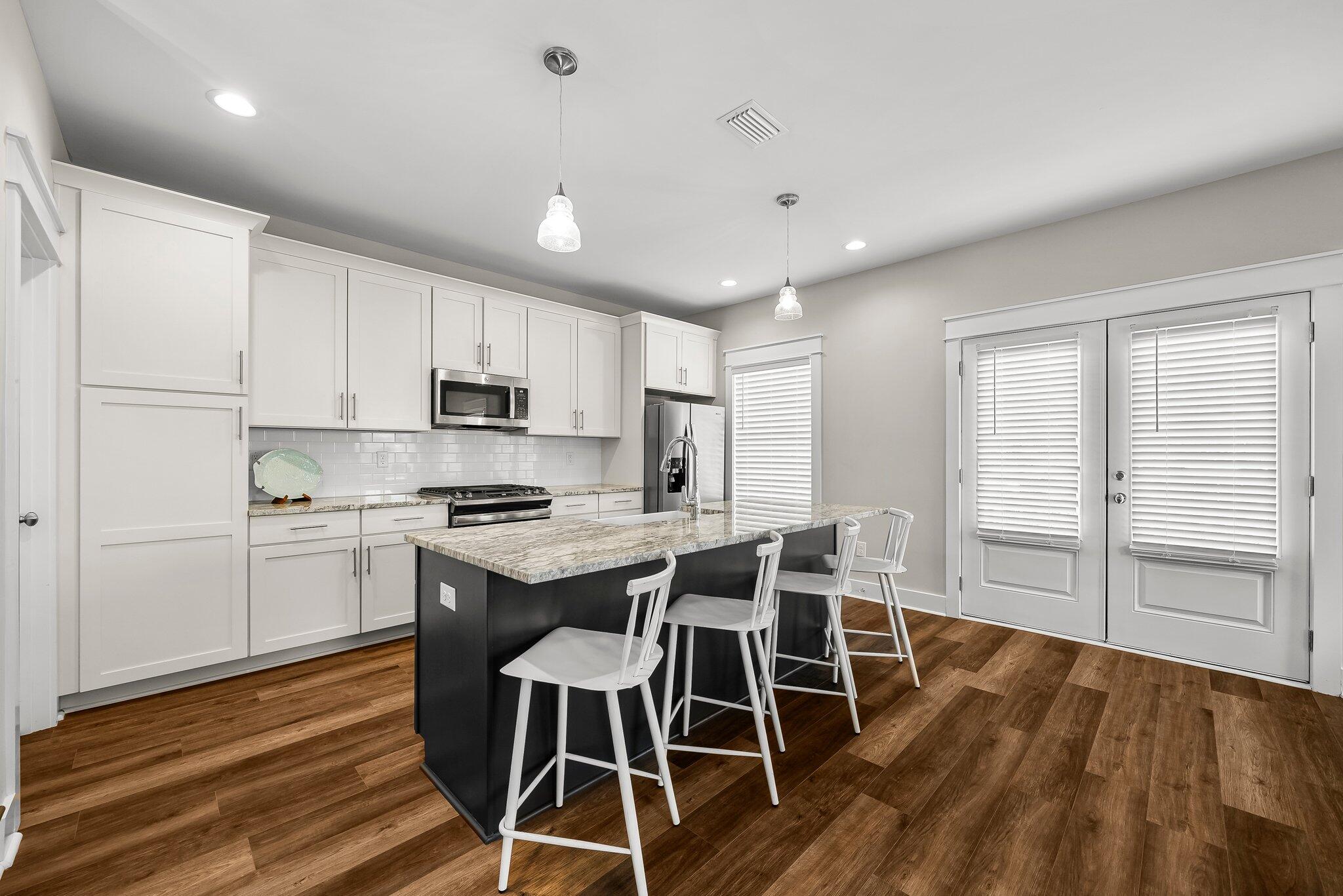 2711 Lagoon Manor Drive